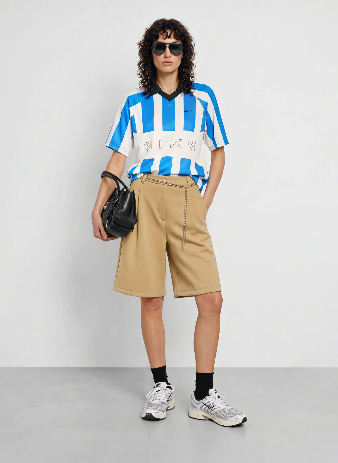 Nike T-Shirt SPORTSWEAR: BLAU / WEISS