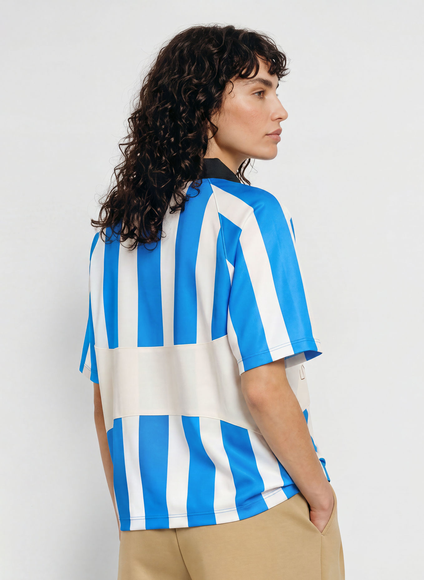 Nike T-Shirt SPORTSWEAR: BLAU / WEISS
