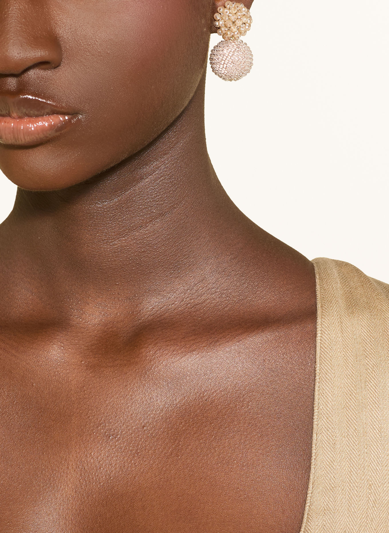 Seenberg earring: BEIGE / GOLD