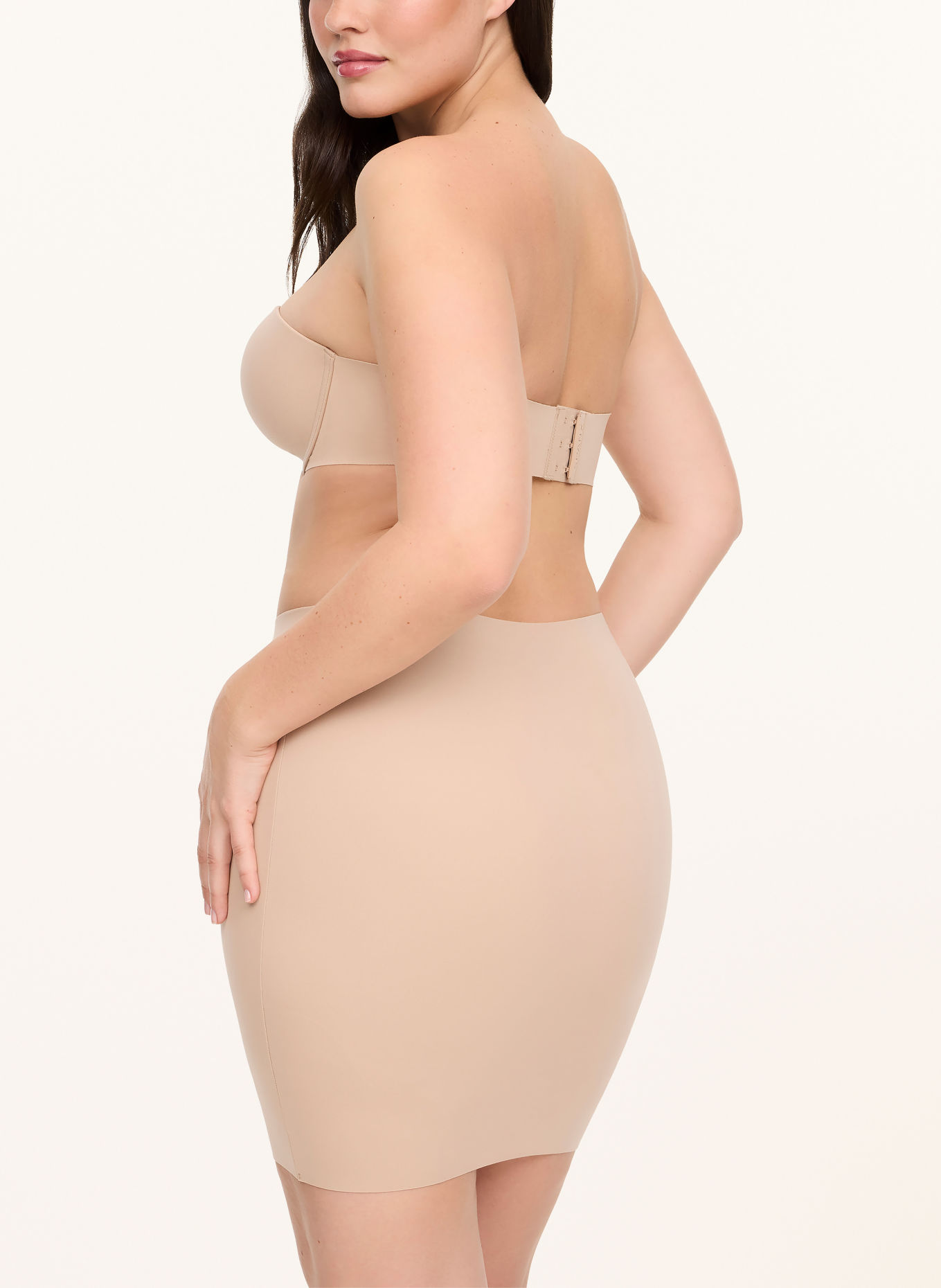 SPANX SPANXSHAPE™ SUIT YOUR FANCY SLIP SKIRT: BEIGE