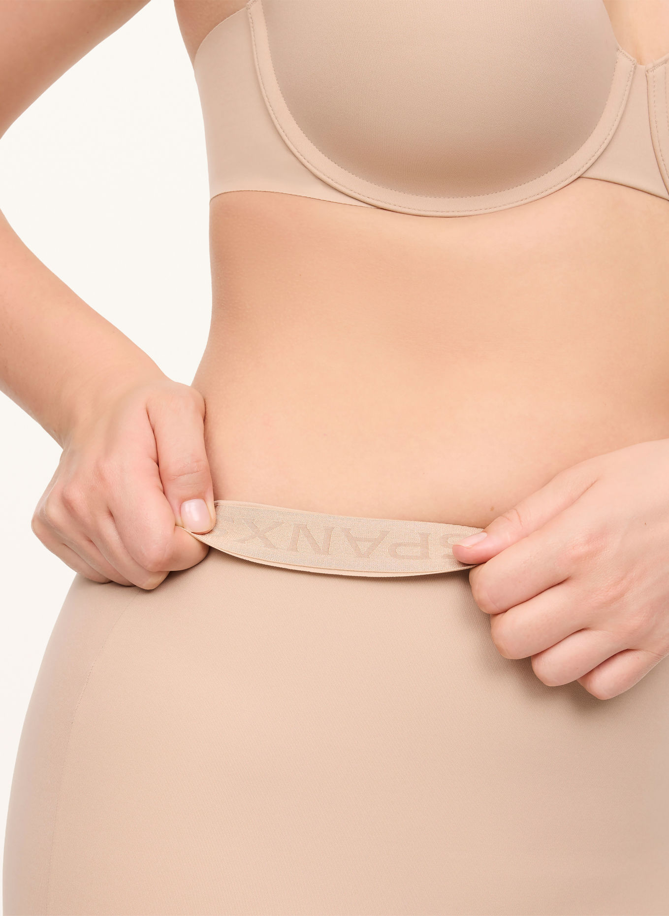 SPANX SPANXSHAPE™ SUIT YOUR FANCY SLIP SKIRT: BEIGE