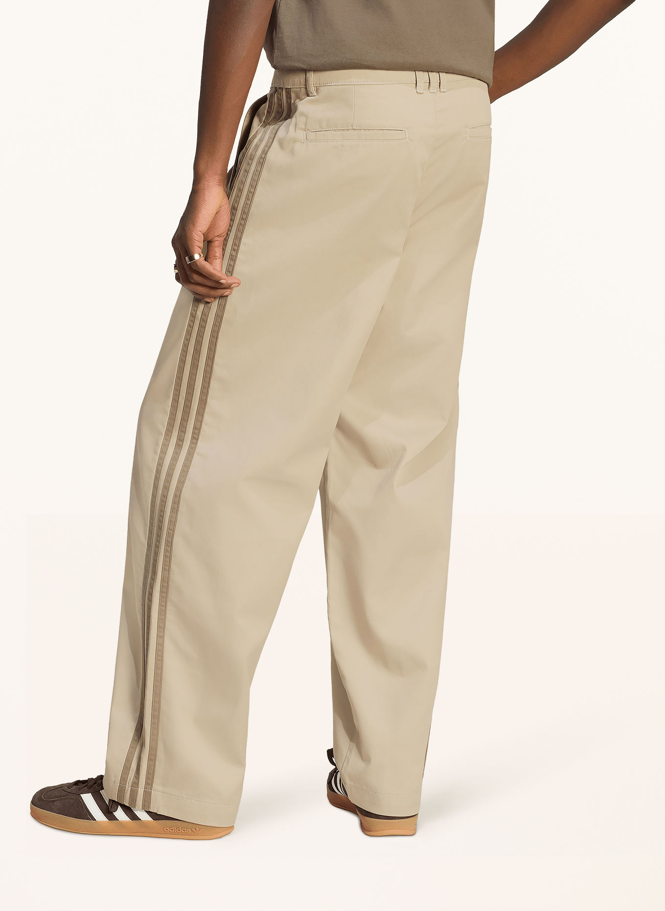 adidas Originals Pantaloni cu dungi din galon: BEJ