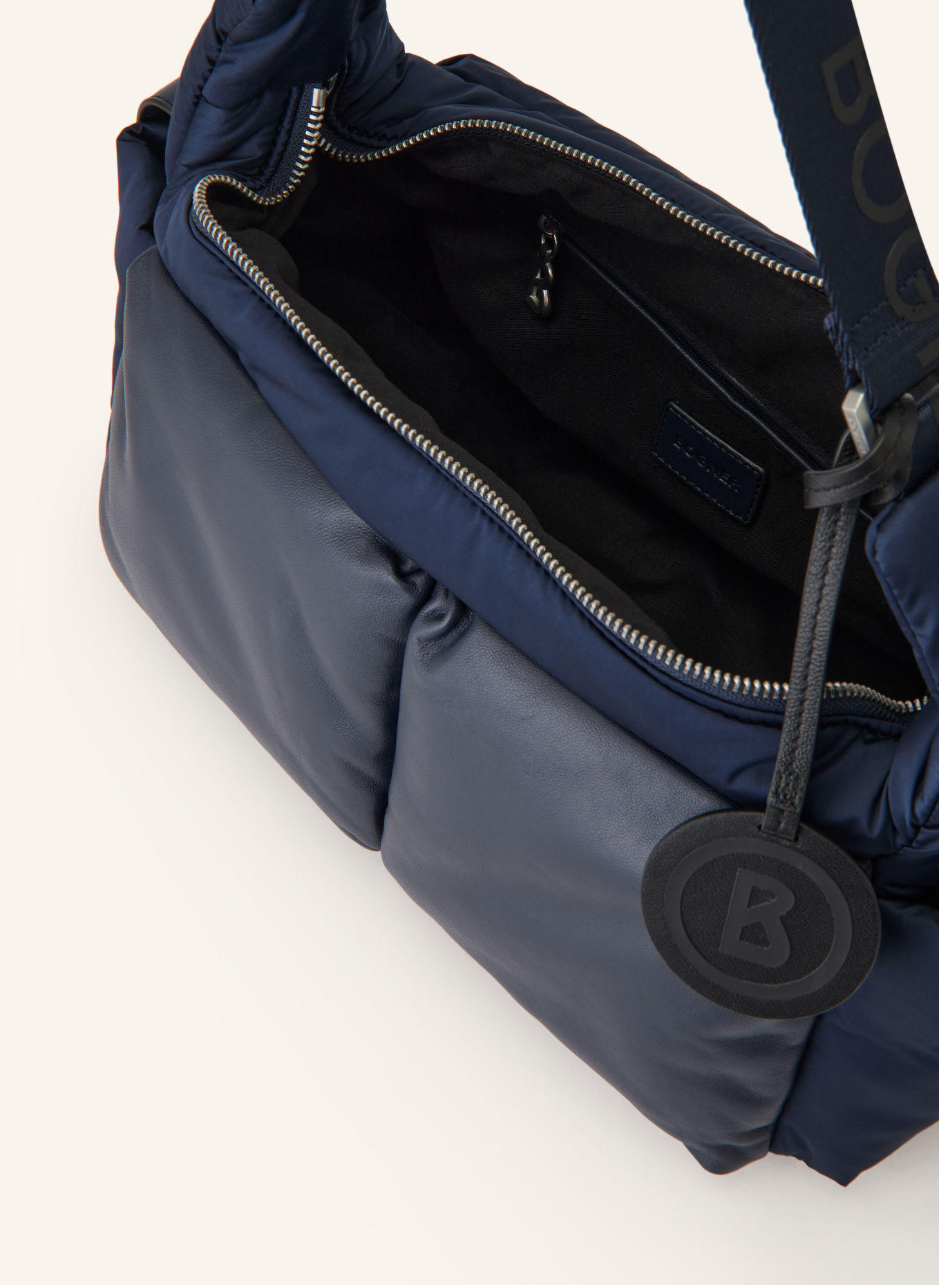 BOGNER Schoudertas GLETSCH BENIE: DONKERBLAUW / ZILVER