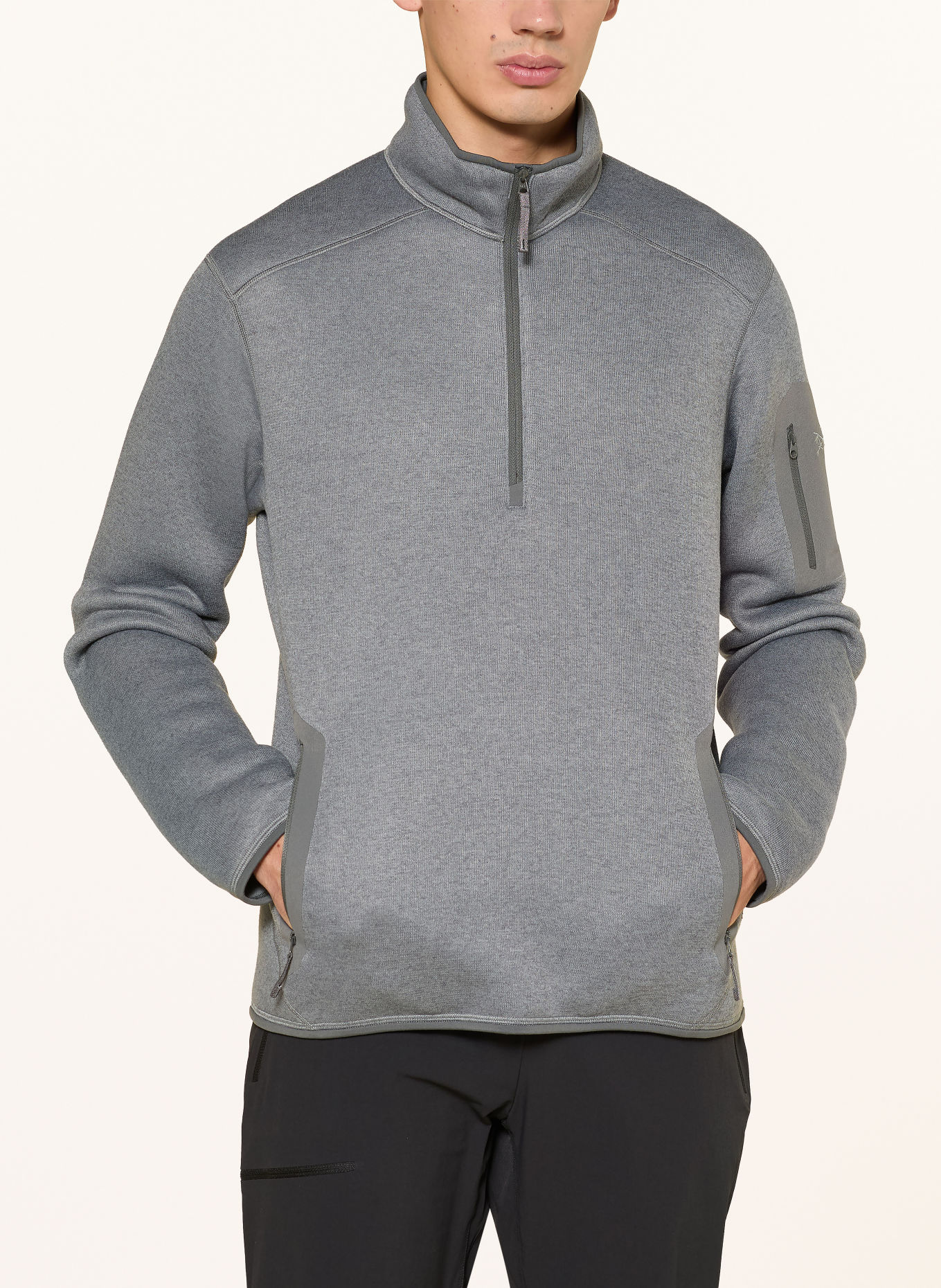 ARC'TERYX Pull col zippé COVERT: GRIS CLAIR