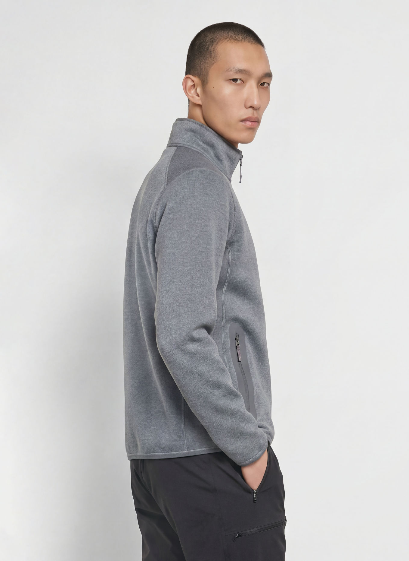 ARC'TERYX Pull col zippé COVERT: GRIS CLAIR