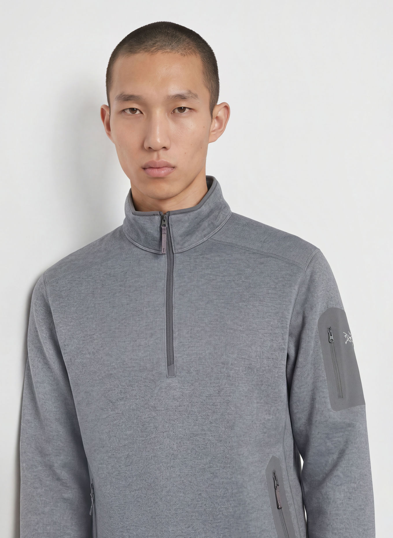 ARC'TERYX Pull col zippé COVERT: GRIS CLAIR