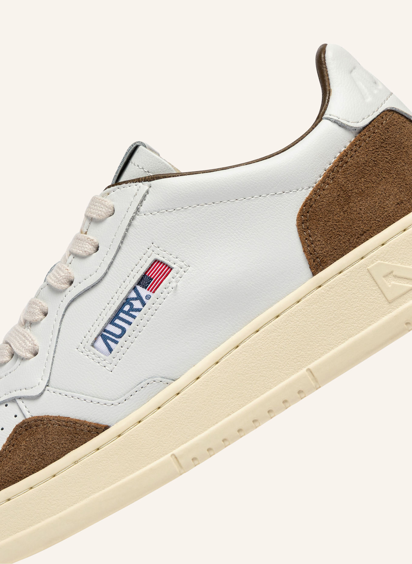 AUTRY Sneaker MEDALIST LOW FT: WEISS / DUNKELBRAUN