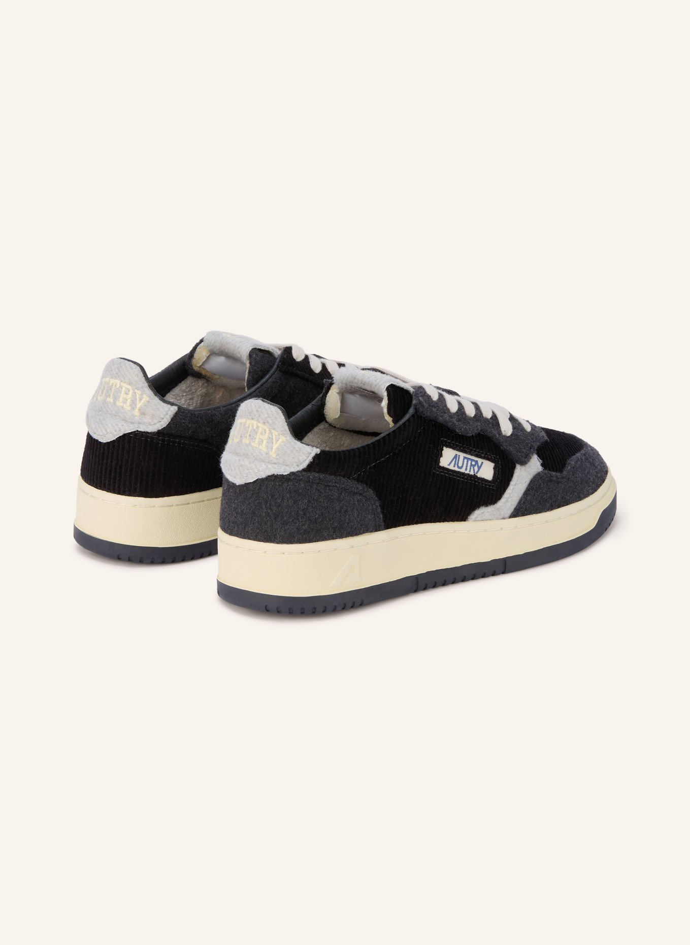 AUTRY MEDALIST LOW Sneakers: BLACK / DARK GRAY / GRAY