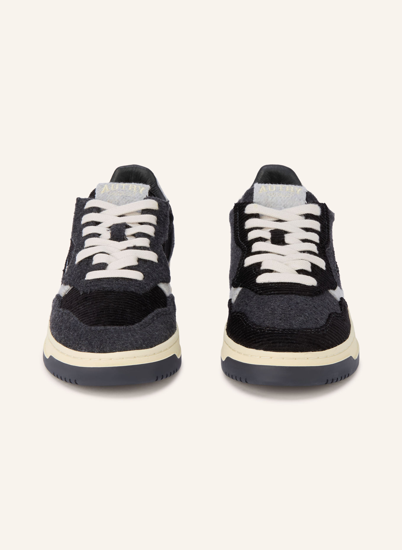 AUTRY MEDALIST LOW Sneakers: BLACK / DARK GRAY / GRAY