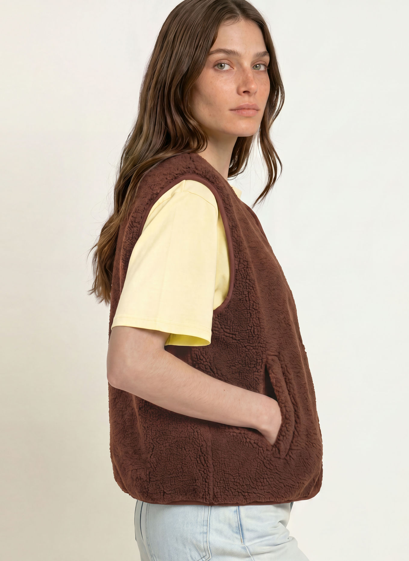 OH APRIL Teddyfell-vest MAGNOLIA: MARRON FONCÉ