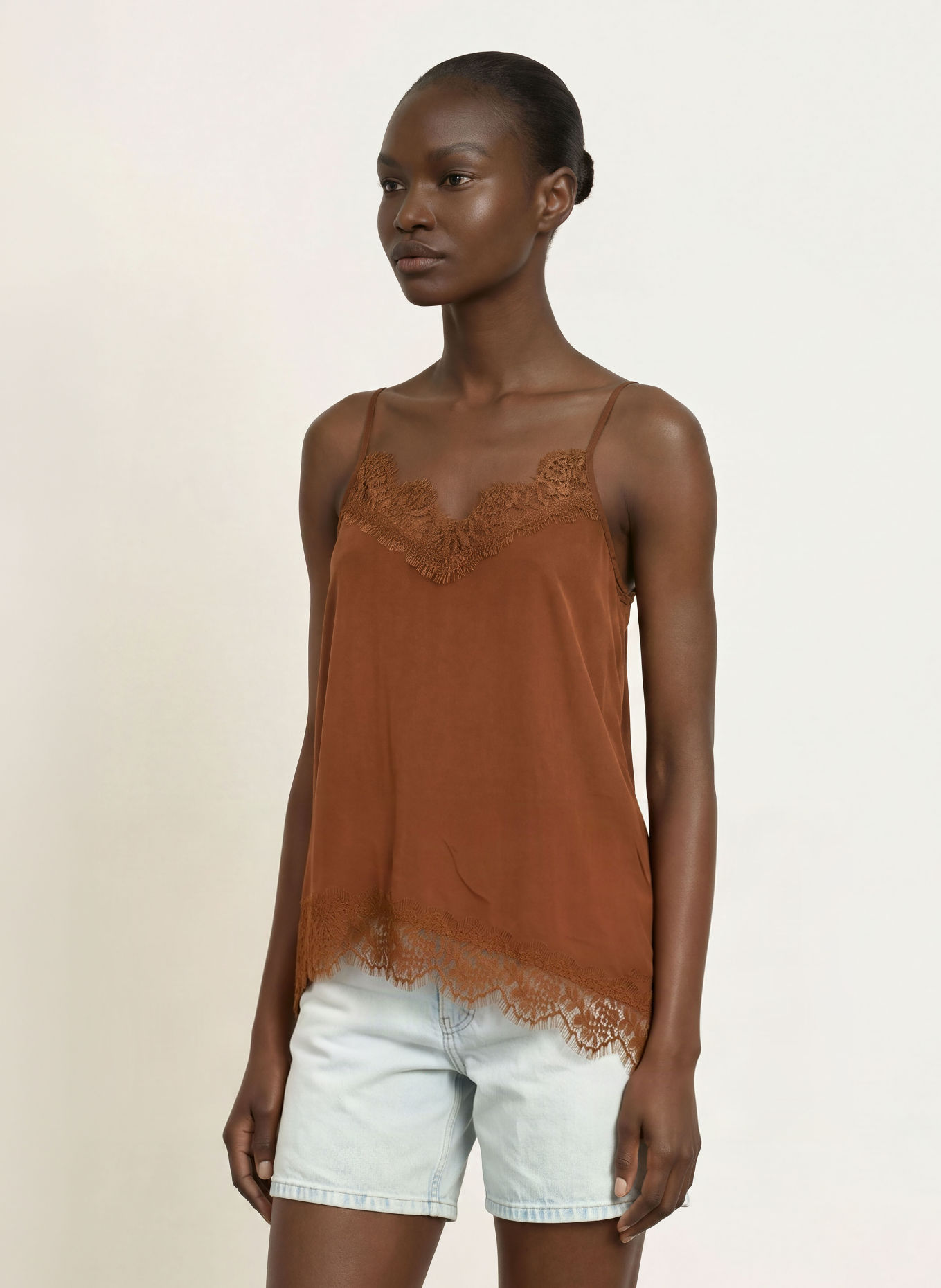 OH APRIL Satijnen top TAMI met kant: MARRON FONCÉ