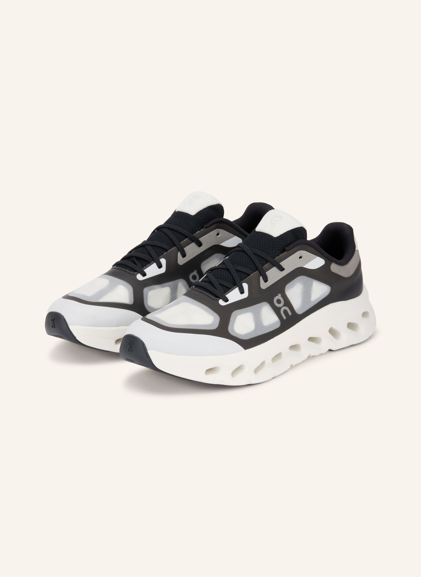 On Sneaker CLOUDTILT REMIX: SCHWARZ / WEISS