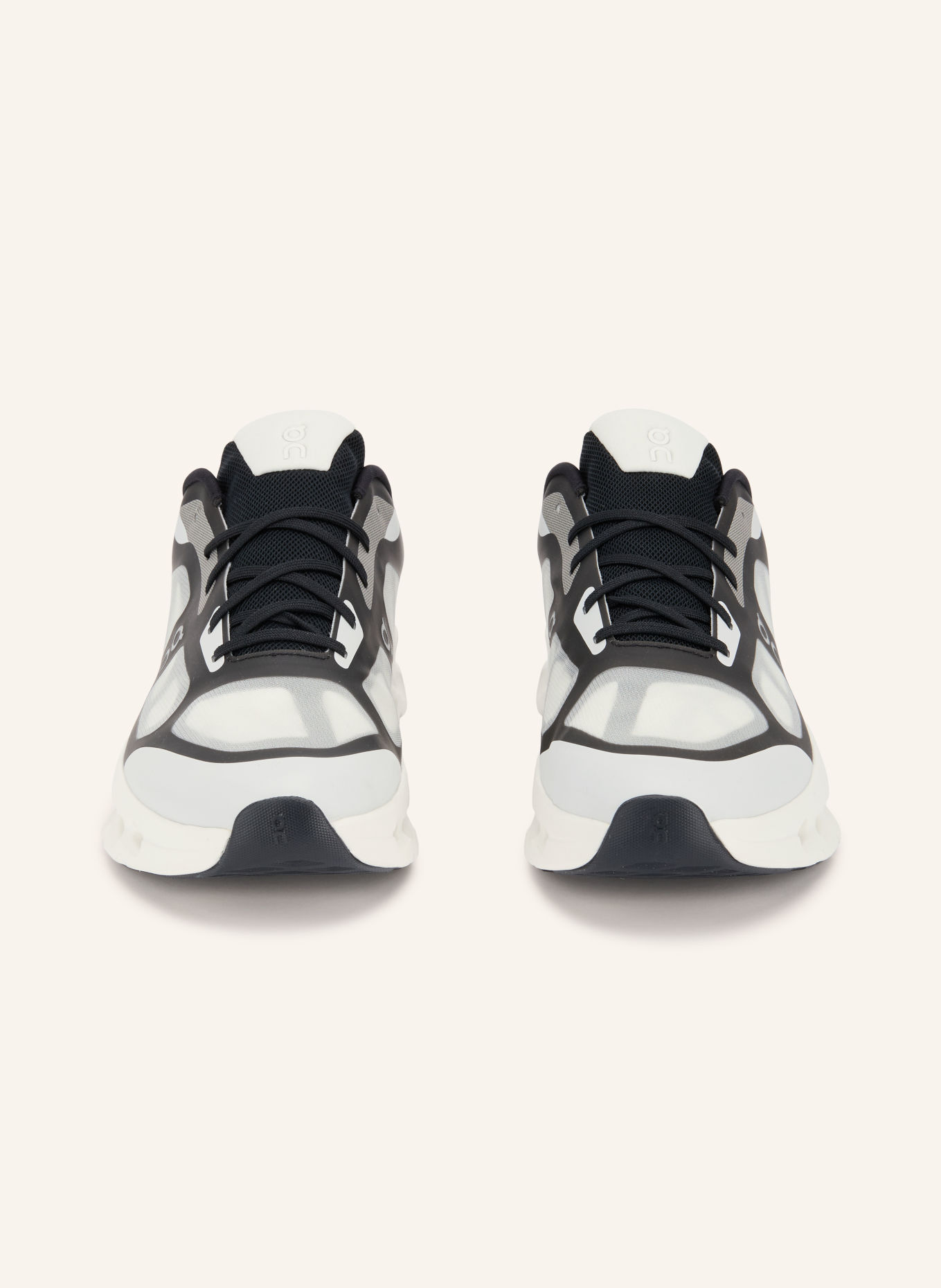 On Sneaker CLOUDTILT REMIX: SCHWARZ / WEISS