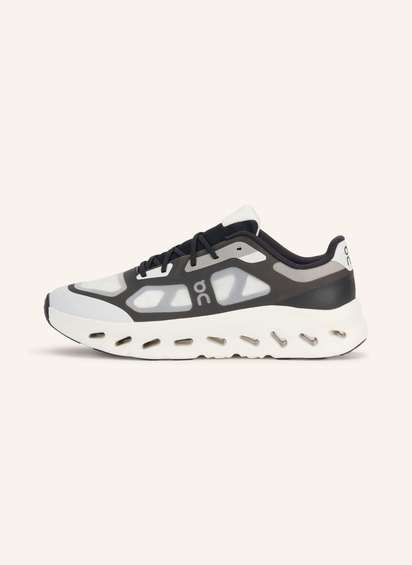 On Sneaker CLOUDTILT REMIX: SCHWARZ / WEISS