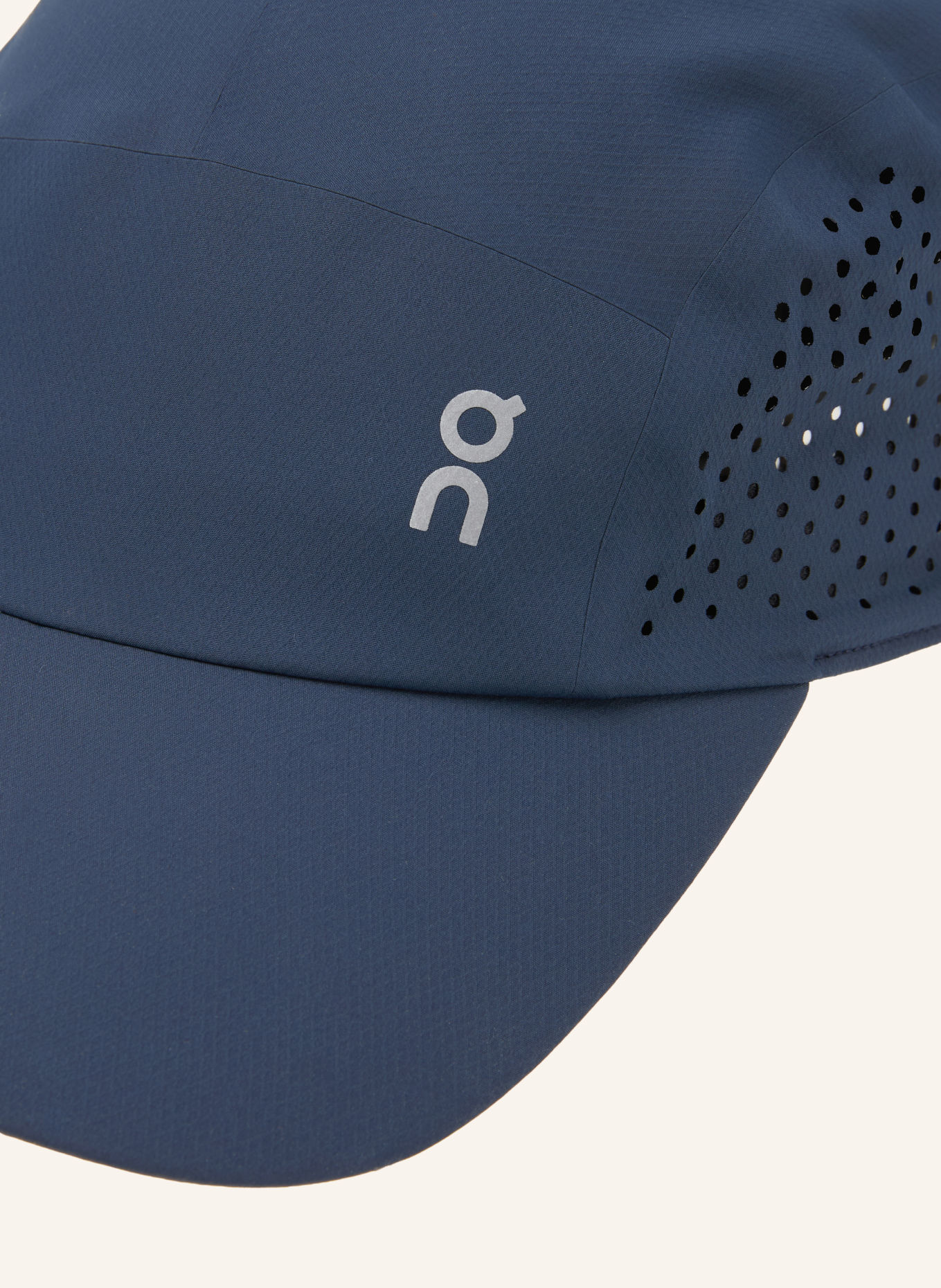 On LIGHTWEIGHT Cap: DARK BLUE
