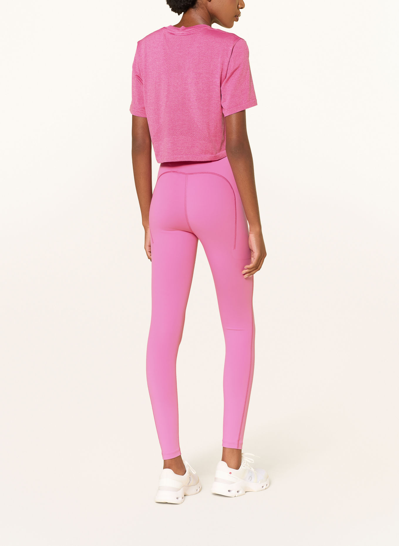 On Kort funktions-T-shirt TRAIN FLEX: ROSA