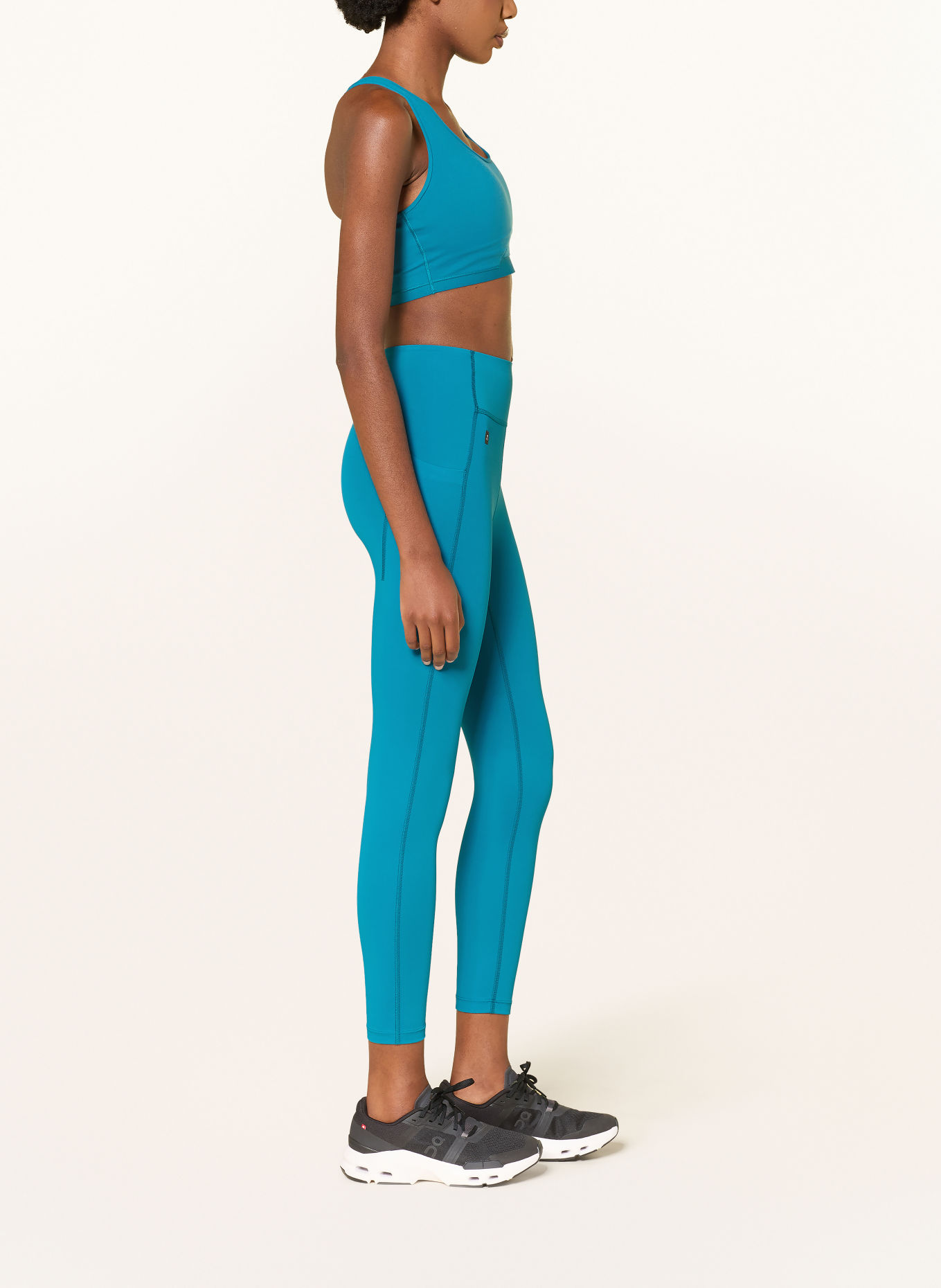 On TRAIN Leggings: TEAL