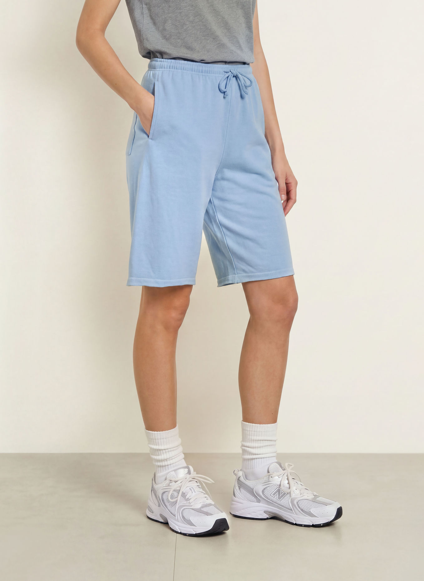 American Vintage AFOMA-Sweatshorts: LICHTBLAUW