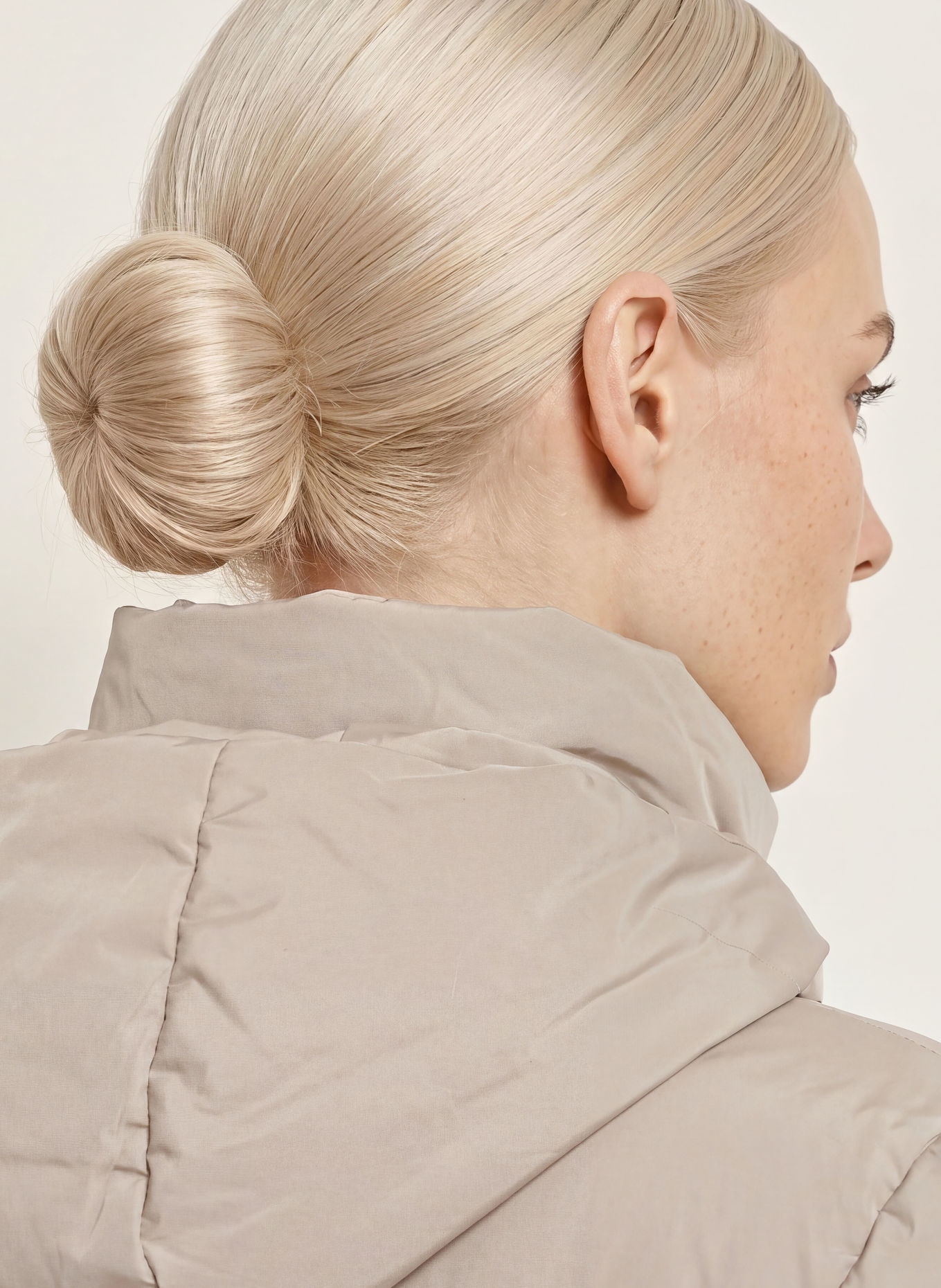 WELLENSTEYN Quiltad kappa FEENSTAUB med DUPONT™ SORONA®-isolering: BEIGE