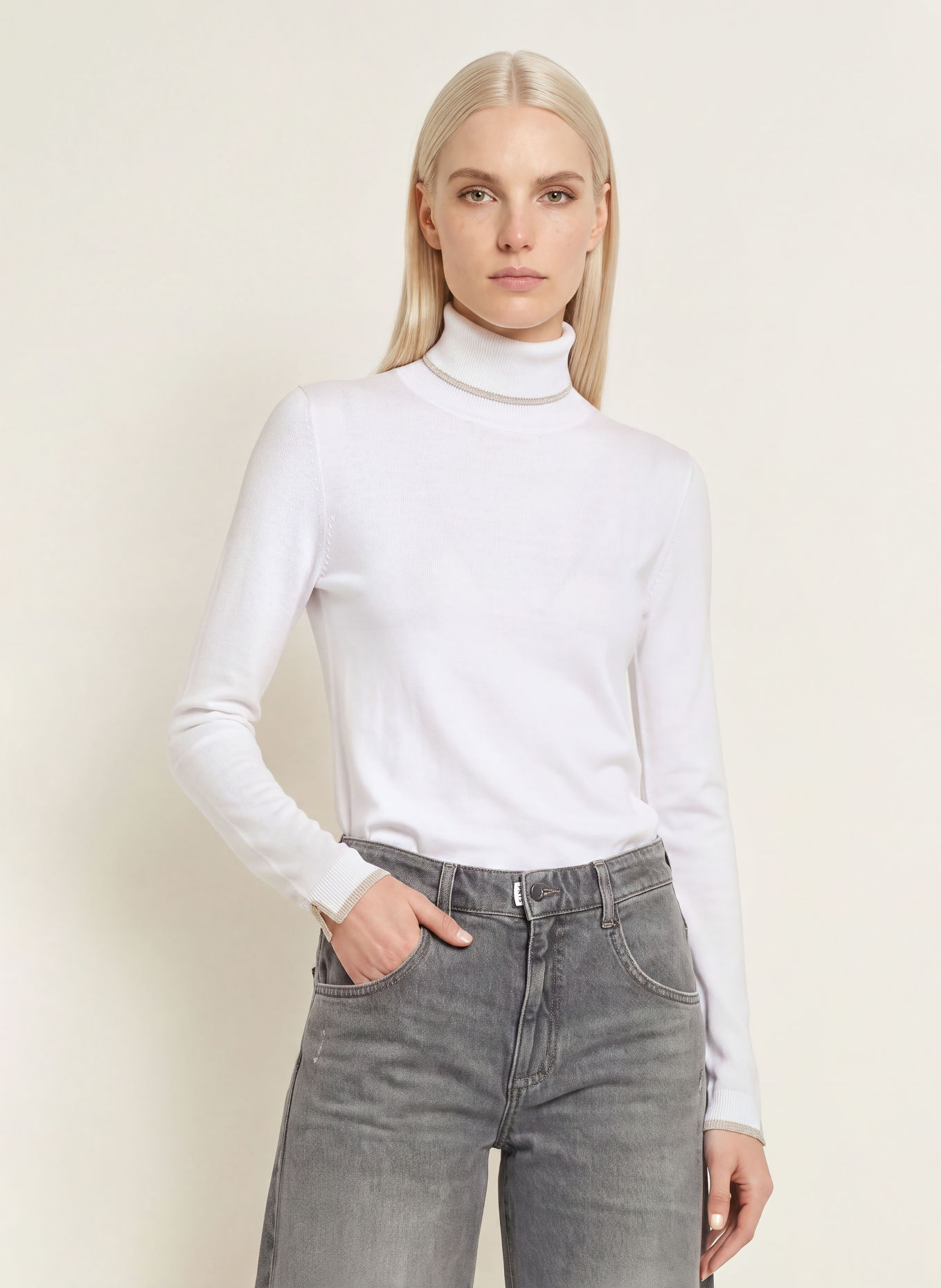 LIU JO Rollkragenpullover mit Glitzergarn und Schmucksteinen: WEISS / TAUPE