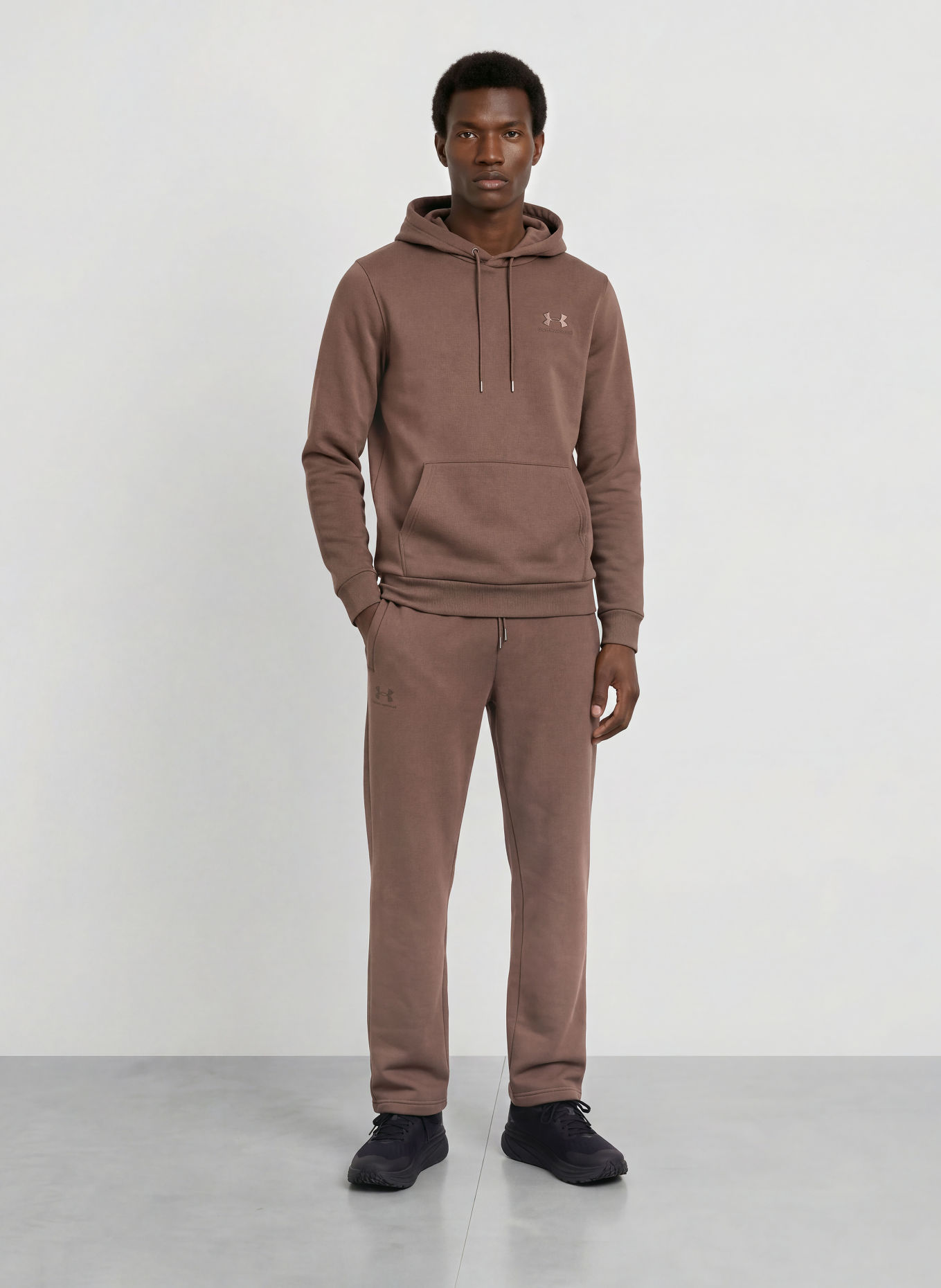 UNDER ARMOUR Sweatpants UA ICON FLEECE: DUNKELBRAUN