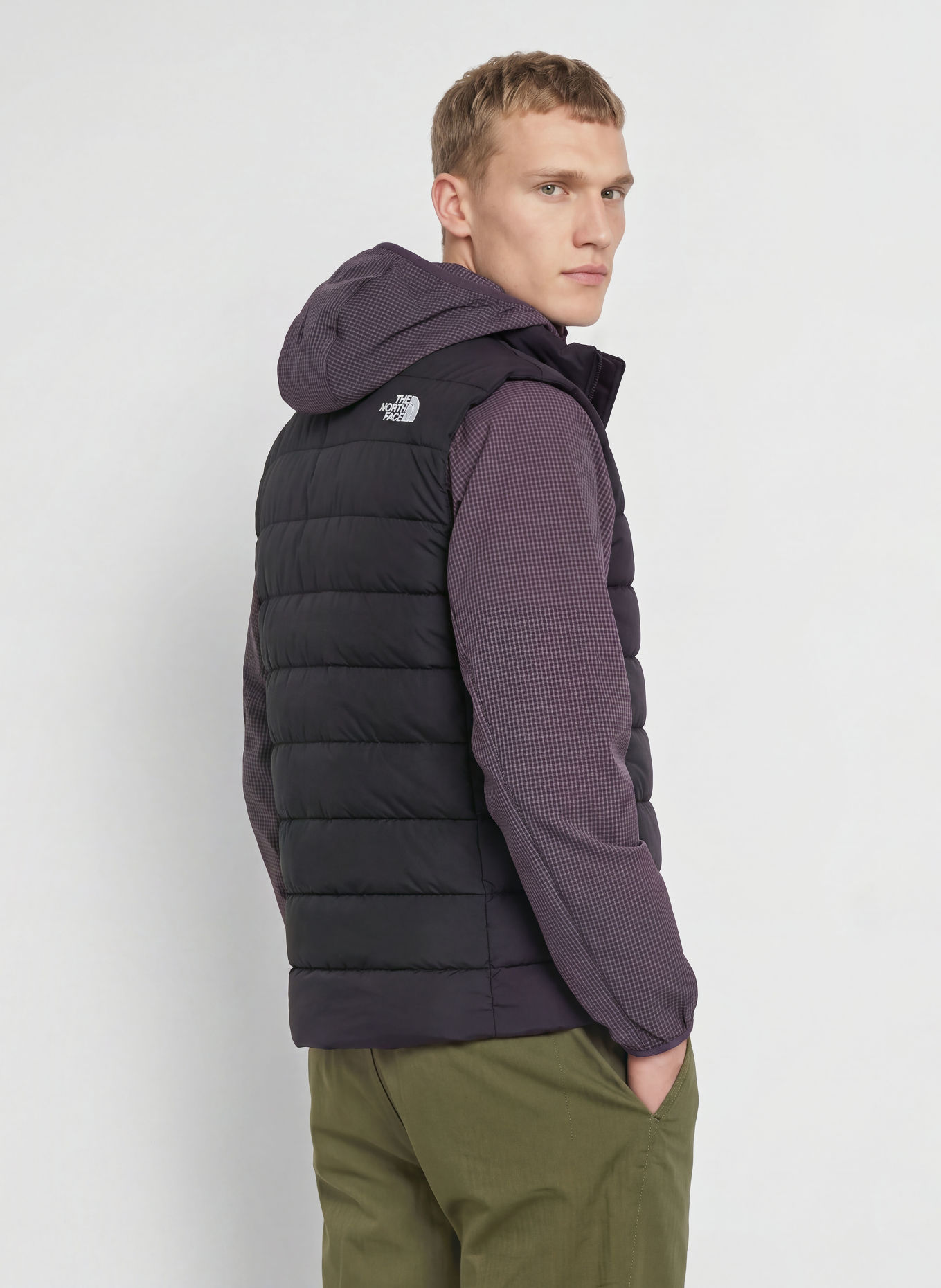 THE NORTH FACE Vestă matlasată ACONCAGUA: NEGRU