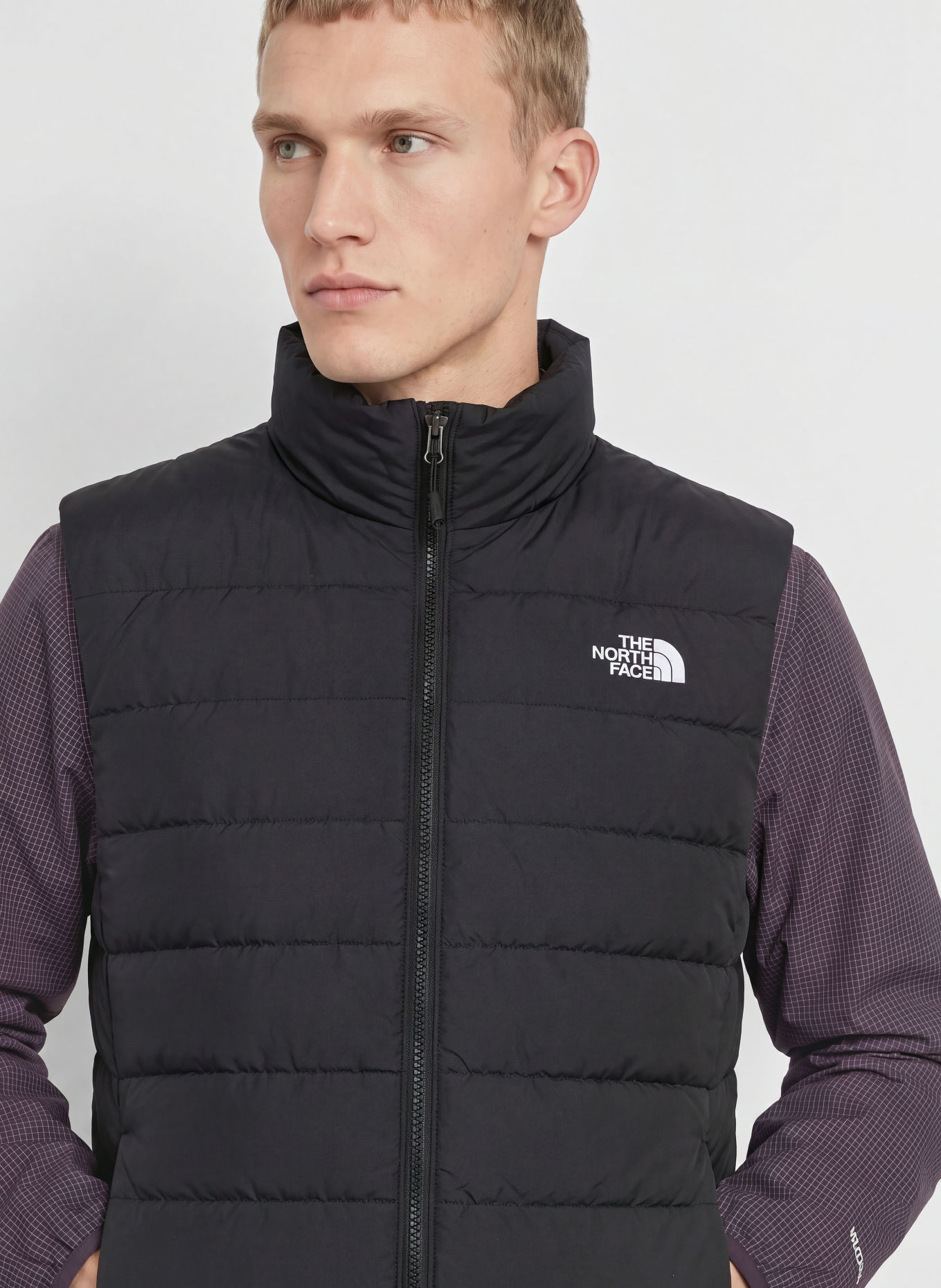 THE NORTH FACE Vestă matlasată ACONCAGUA: NEGRU