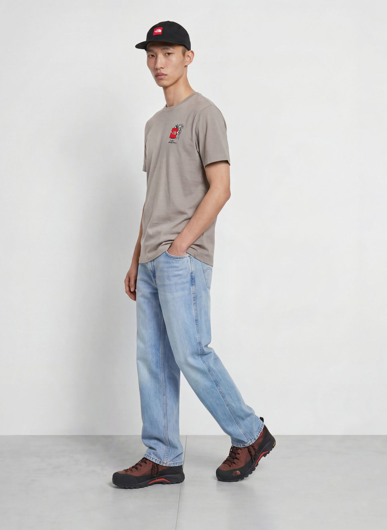 THE NORTH FACE T-shirt GEAR UP GET OUT: TAUPE