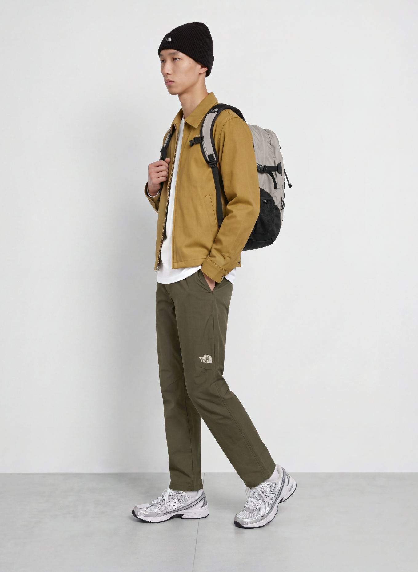 THE NORTH FACE Rugzak BOREALIS CLASSIC PATCH 29 l: BEIGE / ZWART
