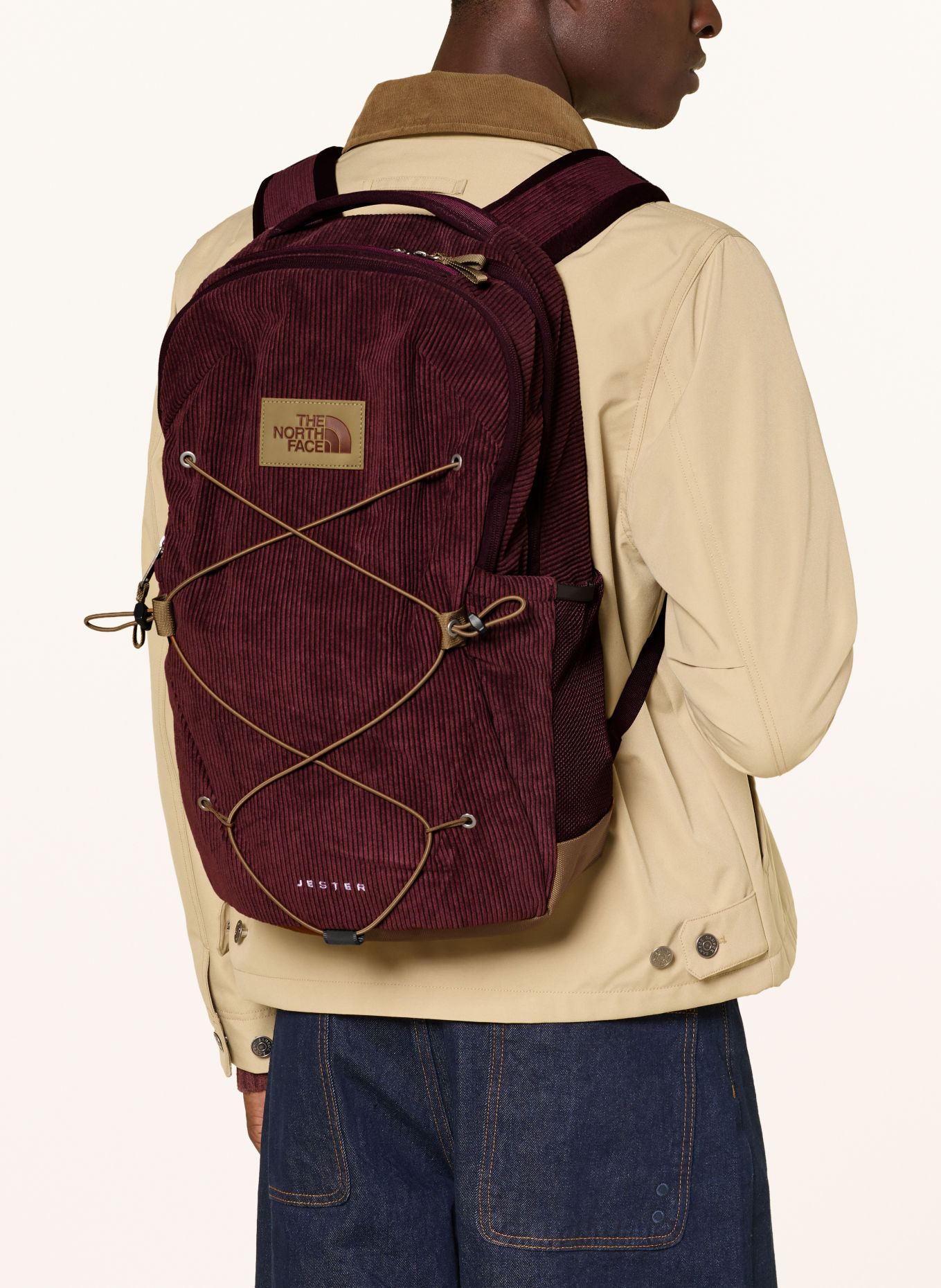 THE NORTH FACE Rucsac JESTER PRO 28 l cu compartiment pentru laptop: FUCSIA / BEJ