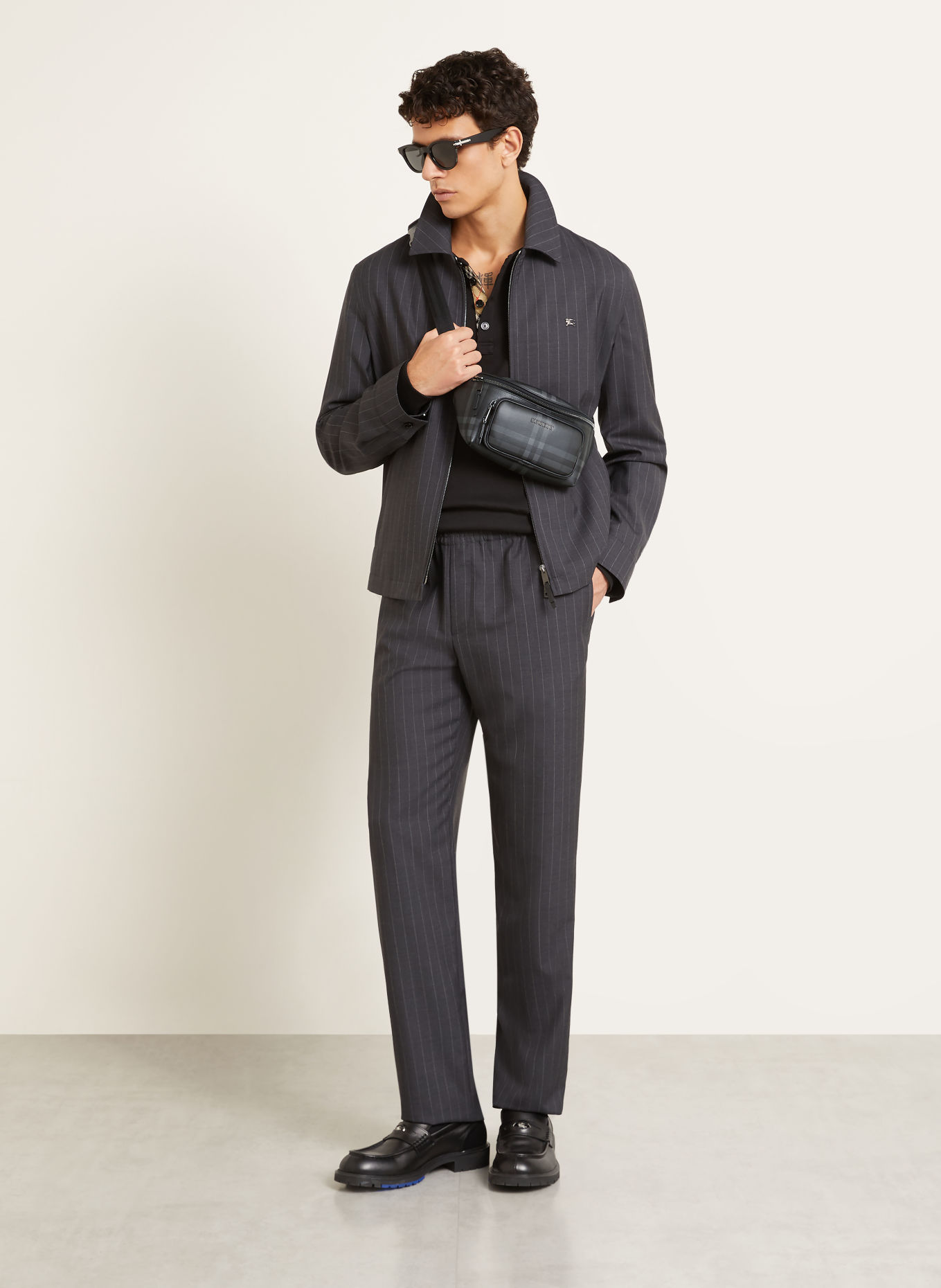 BURBERRY IRON Belt bag: DARK GRAY / BLACK