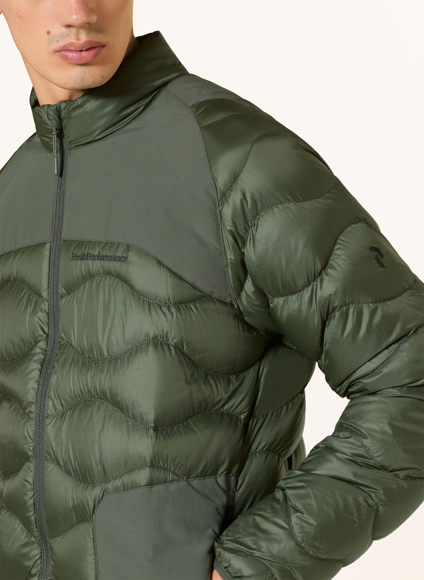 Peak Performance Doudoune légère HELIUM NOVA: OLIVE