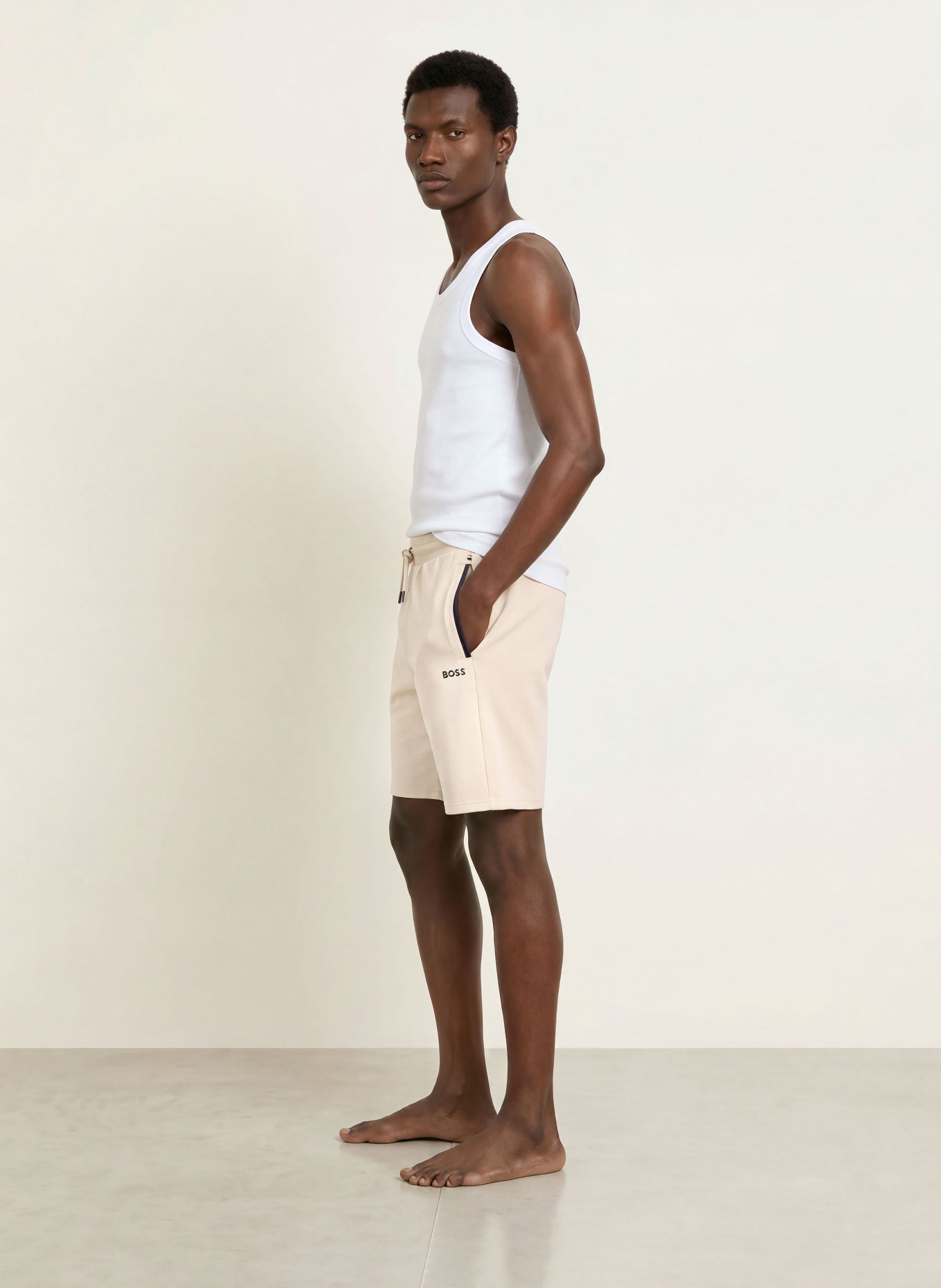 BOSS Sweatshort SENSE: BEIGE / DONKERBLAUW
