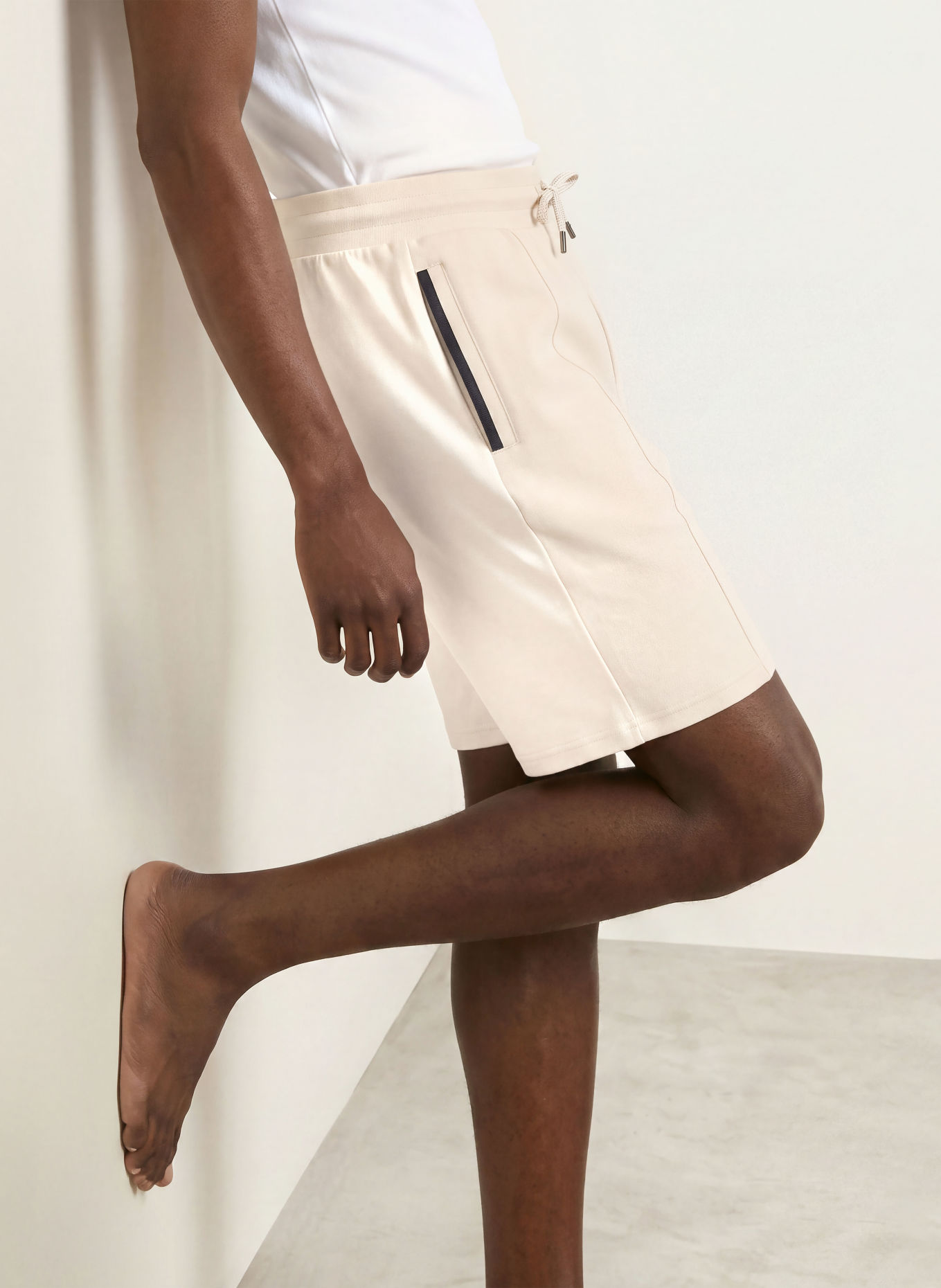 BOSS Sweatshort SENSE: BEIGE / DONKERBLAUW