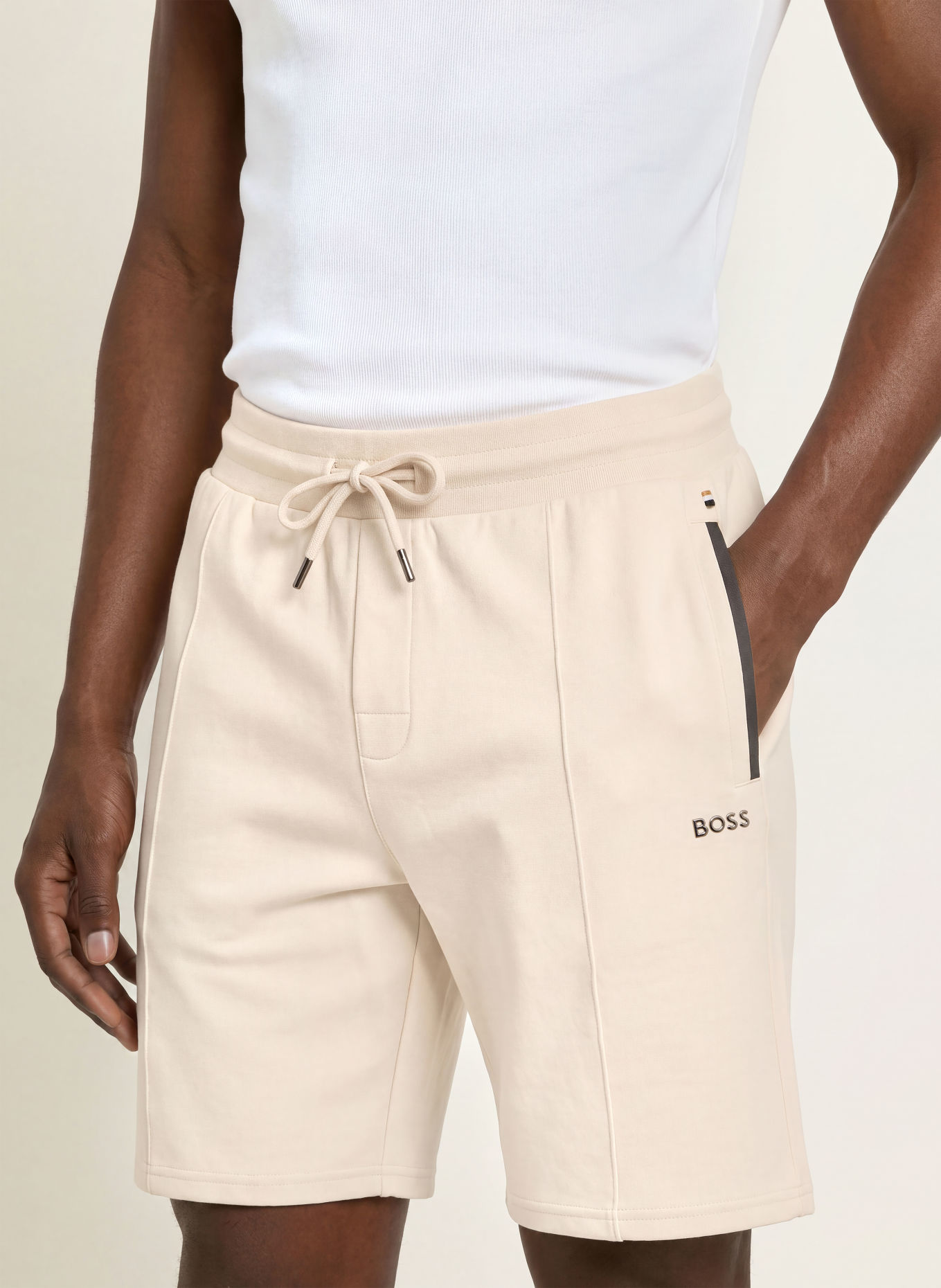 BOSS Sweatshort SENSE: BEIGE / DONKERBLAUW