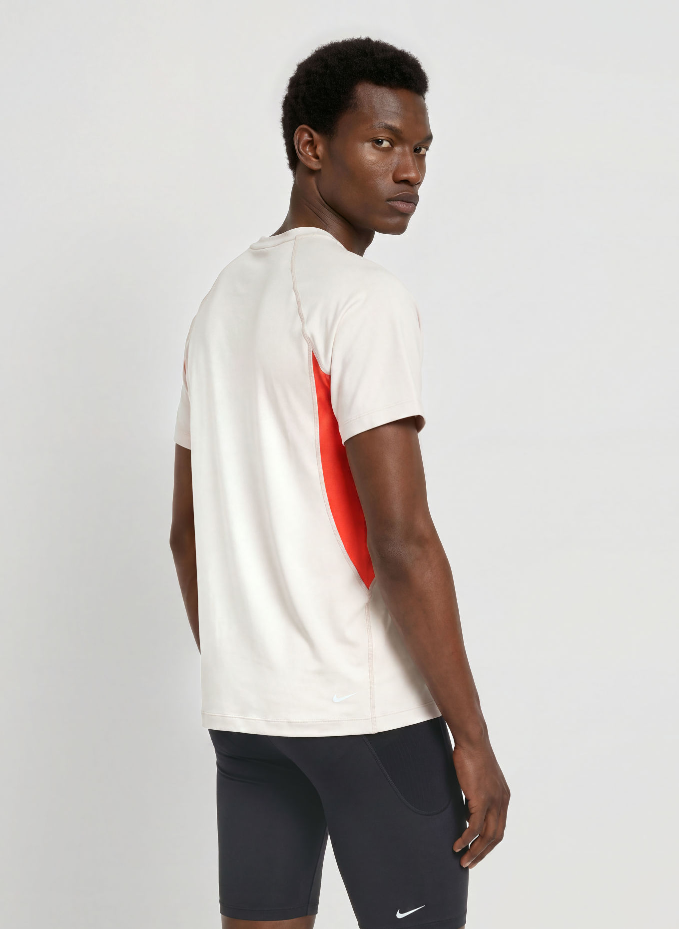Nike Trainingsshirt ACG WILDSEE: CRÈME / ROOD
