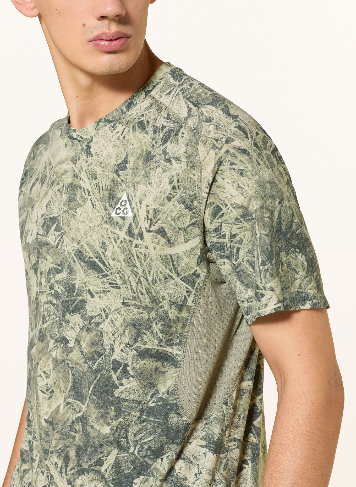 Nike Tricou funcțional ACG SOLAR CHASE: VERDE / VERDE DESCHIS