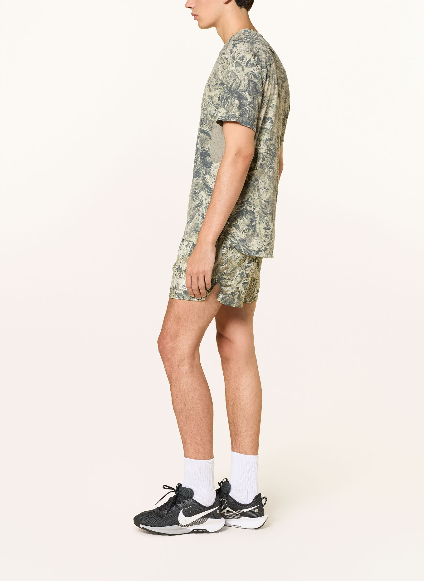 Nike 2-in-1-Laufshorts ACG CHAMO CAMO: OLIV / KHAKI / HELLGRÜN