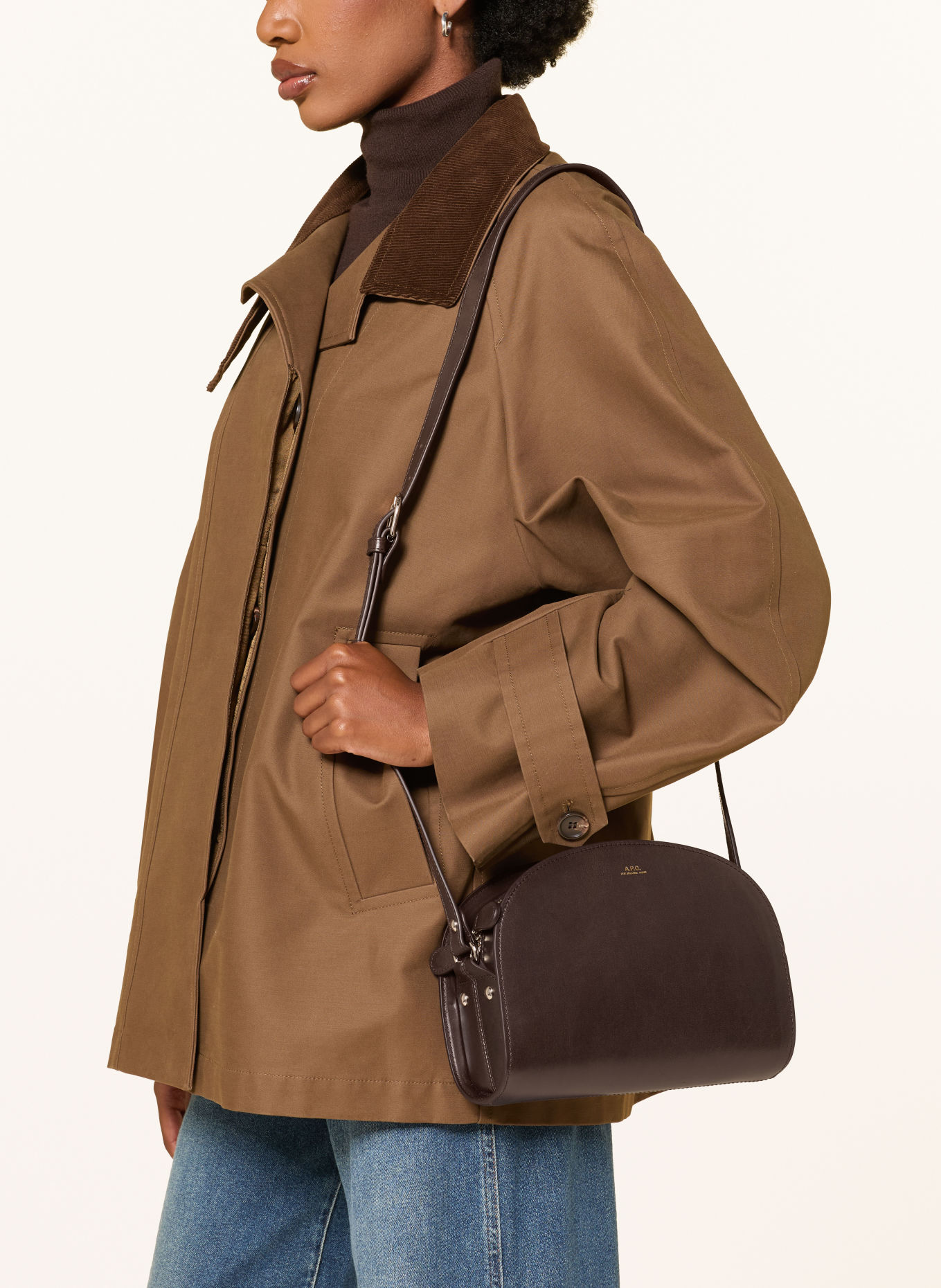 A.P.C. Schoudertas DEMI LUNE: MARRON FONCÉ / GOUD
