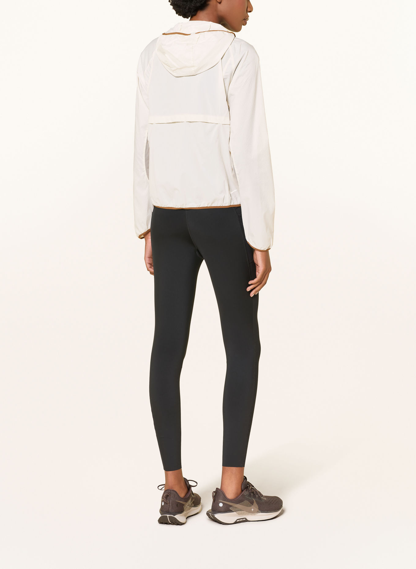 Nike Jachetă de alergare ACG AIREEZ: CREM