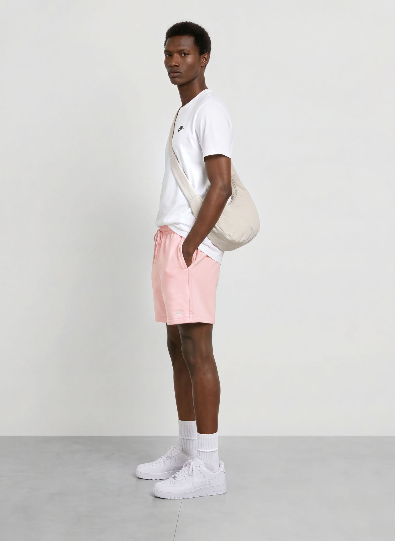 Nike Sweatshorts CLUB: ROSA