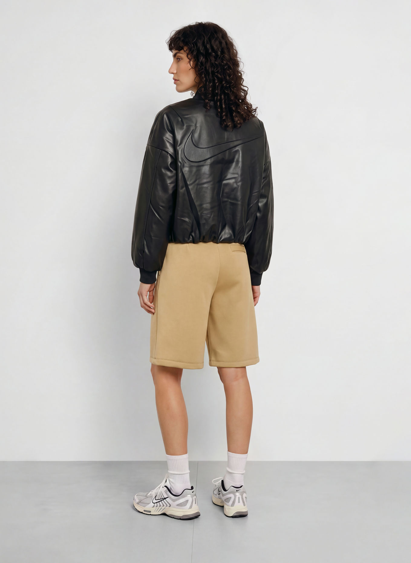 Nike Jacheta PLEATHER BOMBER cu aspect de piele: NEGRU