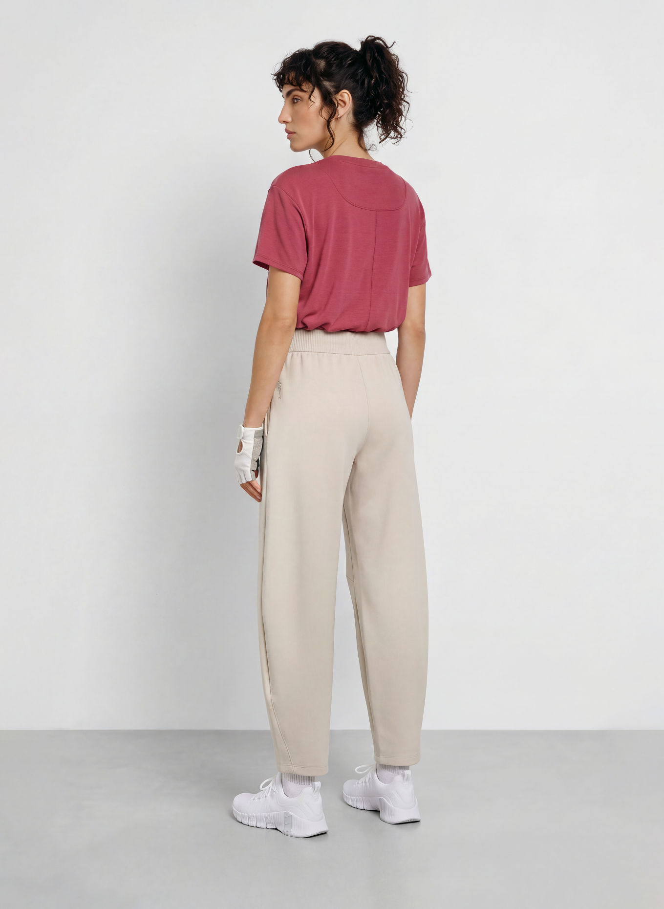 Nike Spodnie dresowe 24.7 IMPOSSIBLYSOFT: BEŻOWY
