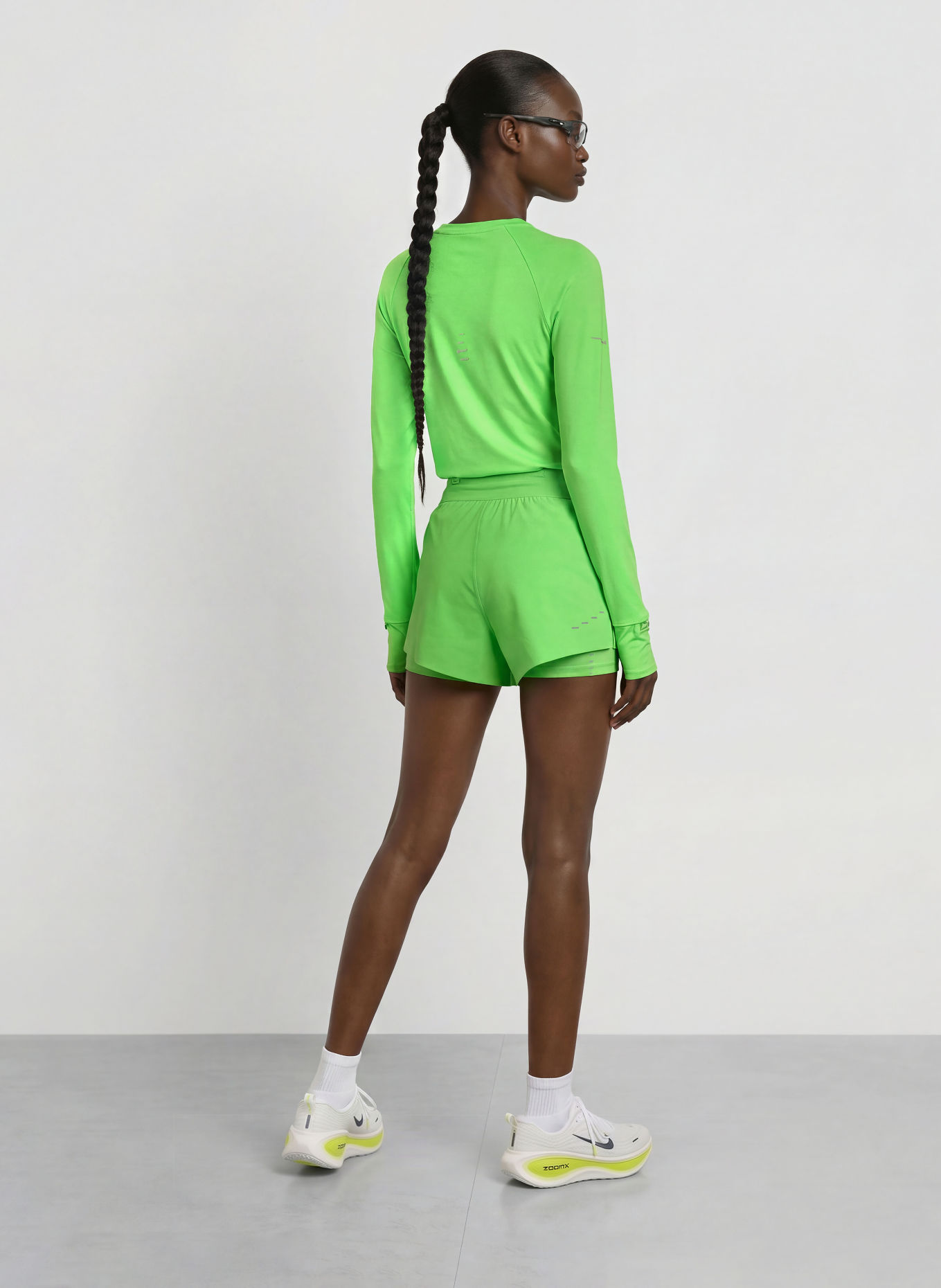 Nike Szorty do biegania 2 w 1 DRI-FIT SWIFT: JASKRAWY ZIELONY
