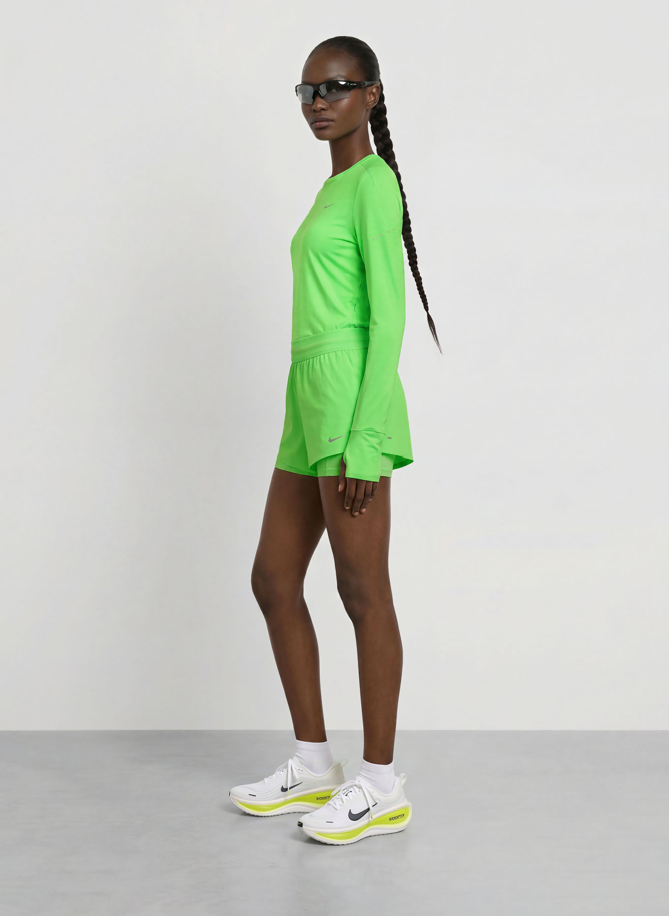 Nike Szorty do biegania 2 w 1 DRI-FIT SWIFT: JASKRAWY ZIELONY