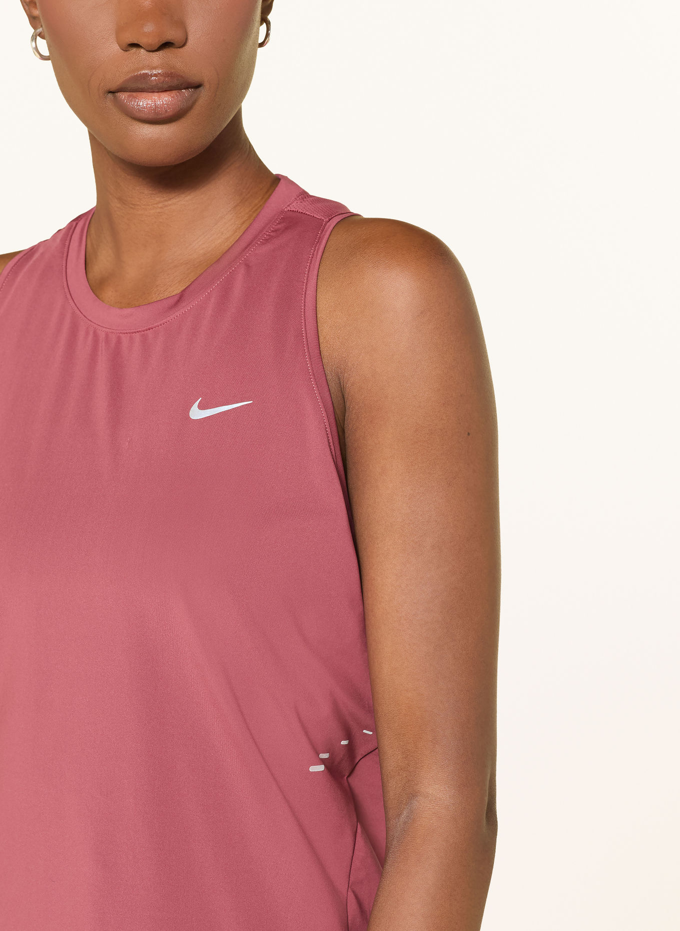 Nike Functional top SWIFT: LIGHT RED
