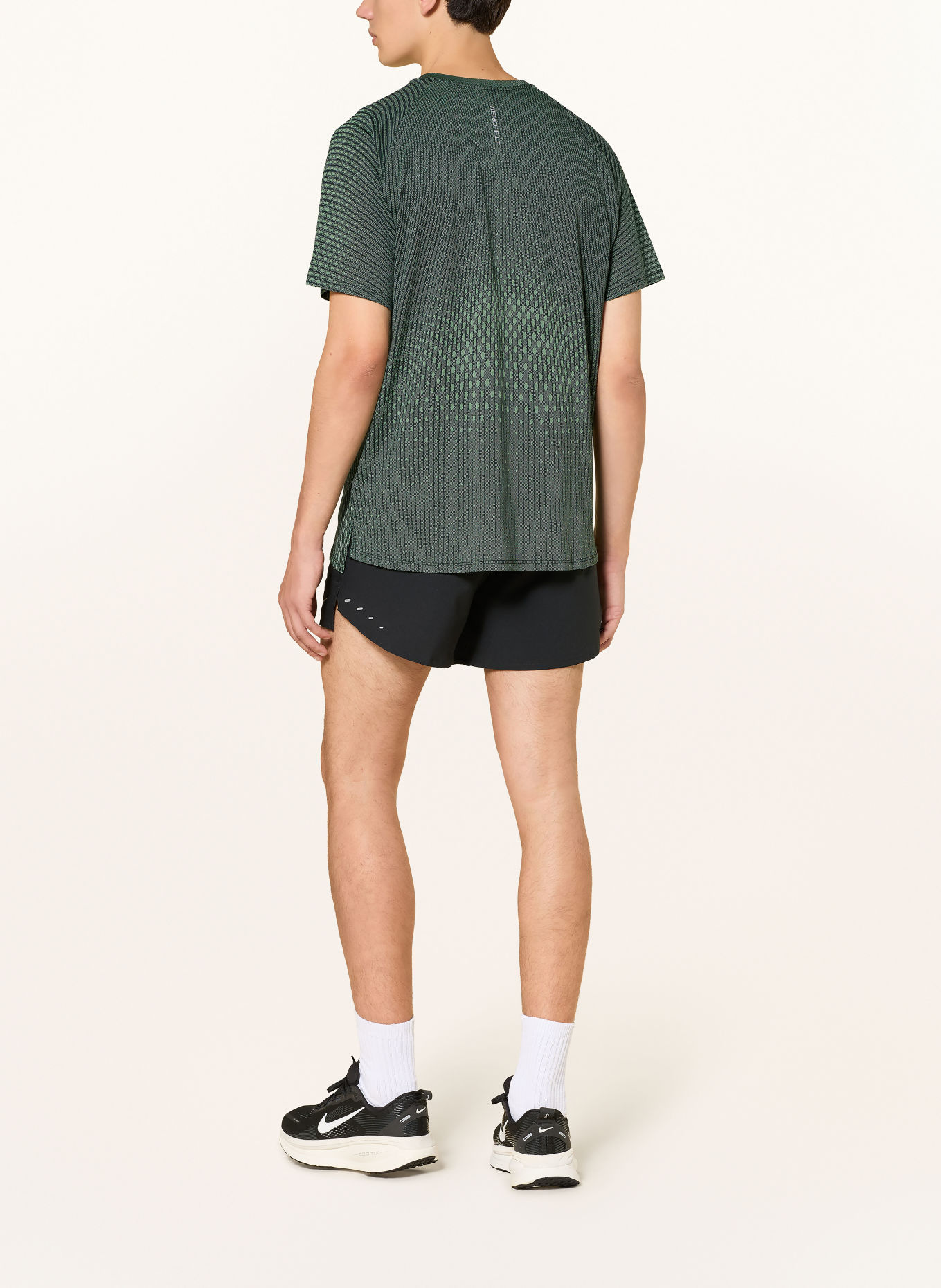 Nike Tricou funcțional STRIDE AERO-FIT: VERDE ÎNCHIS / VERDE DESCHIS