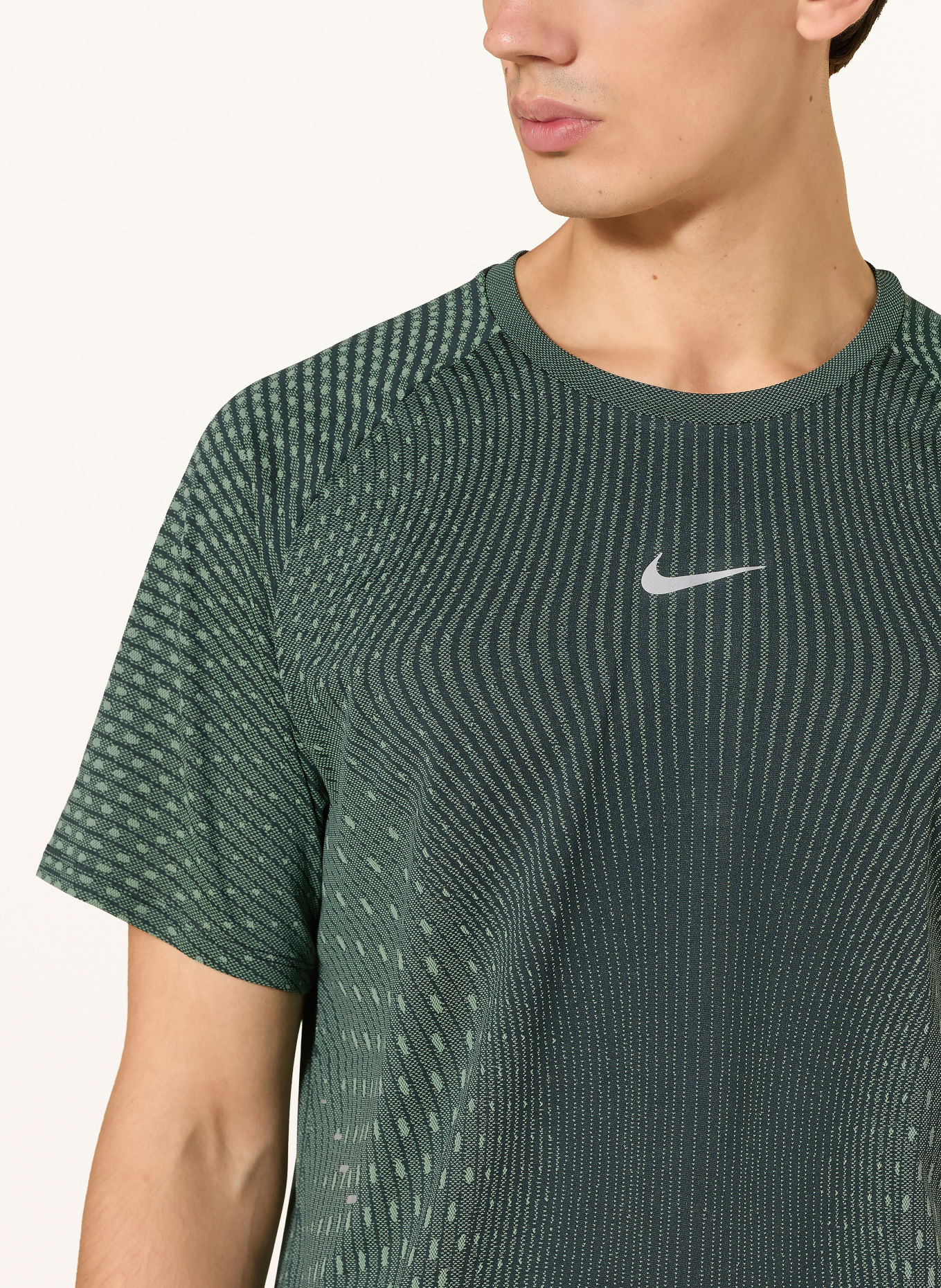 Nike Tricou funcțional STRIDE AERO-FIT: VERDE ÎNCHIS / VERDE DESCHIS