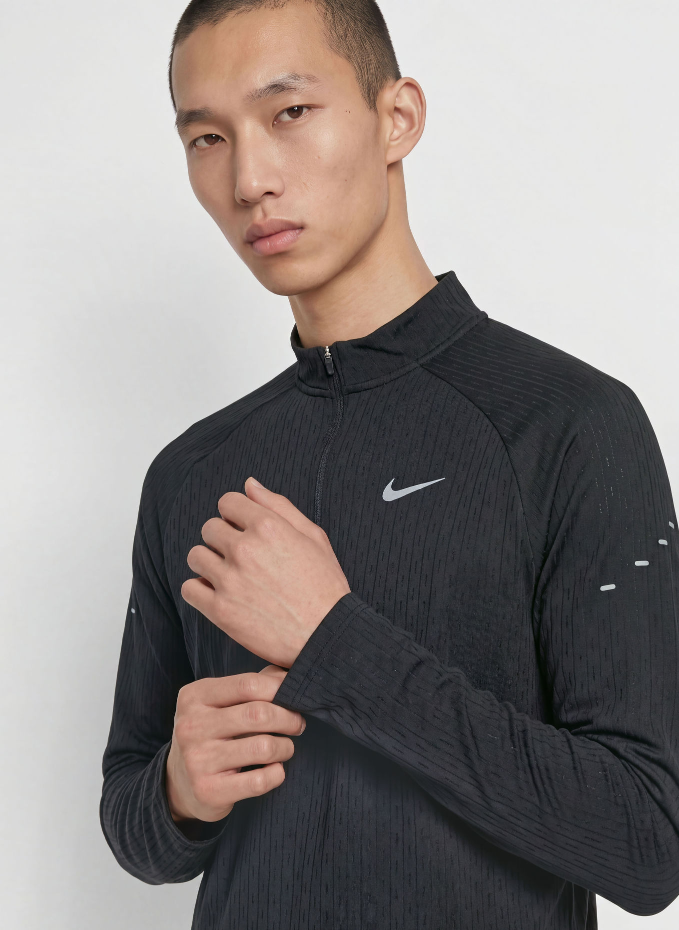 Nike Funktionsshirt STRIDE AERO-FIT: SCHWARZ