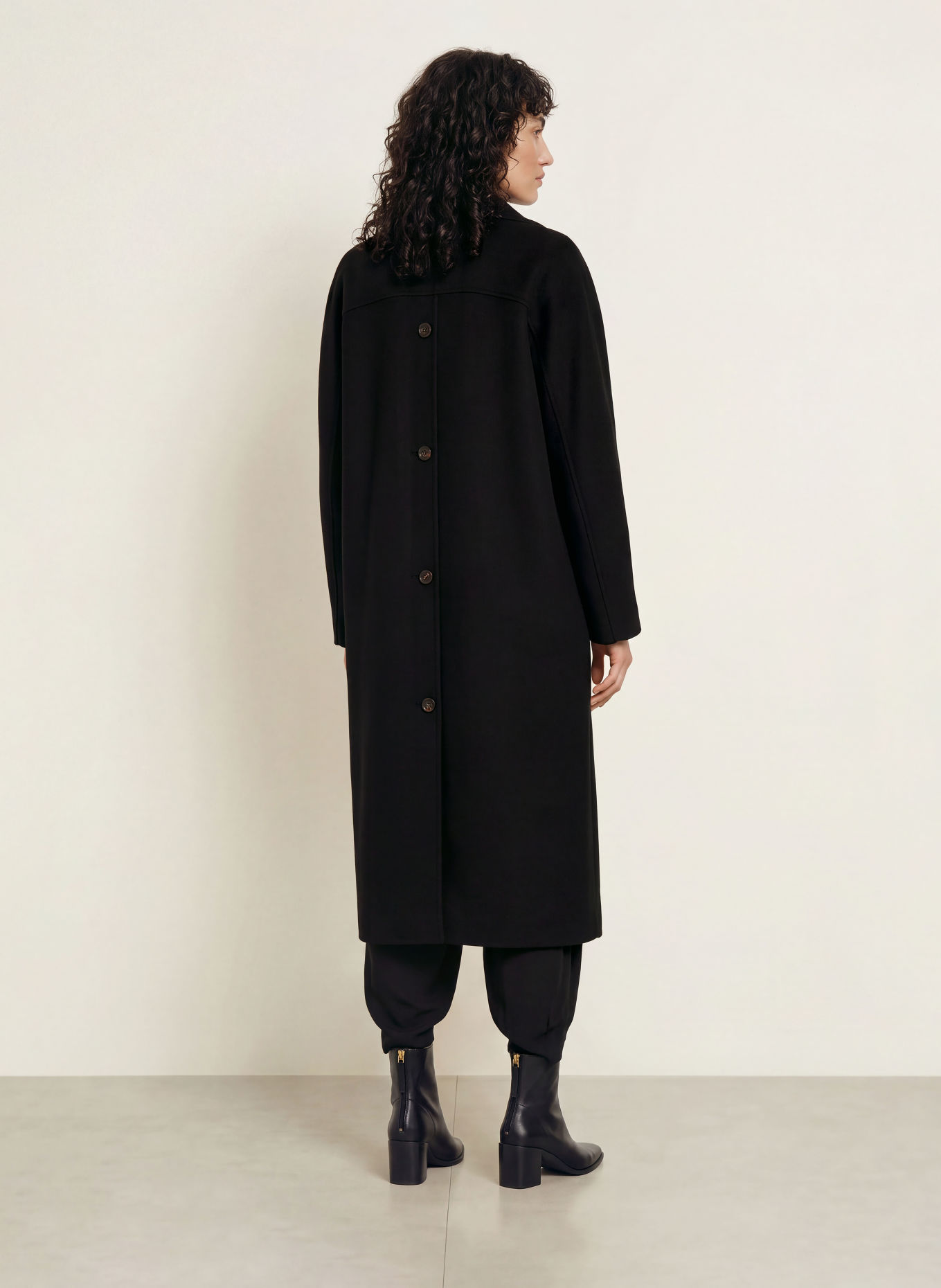 LISA YANG Wollmantel: SCHWARZ